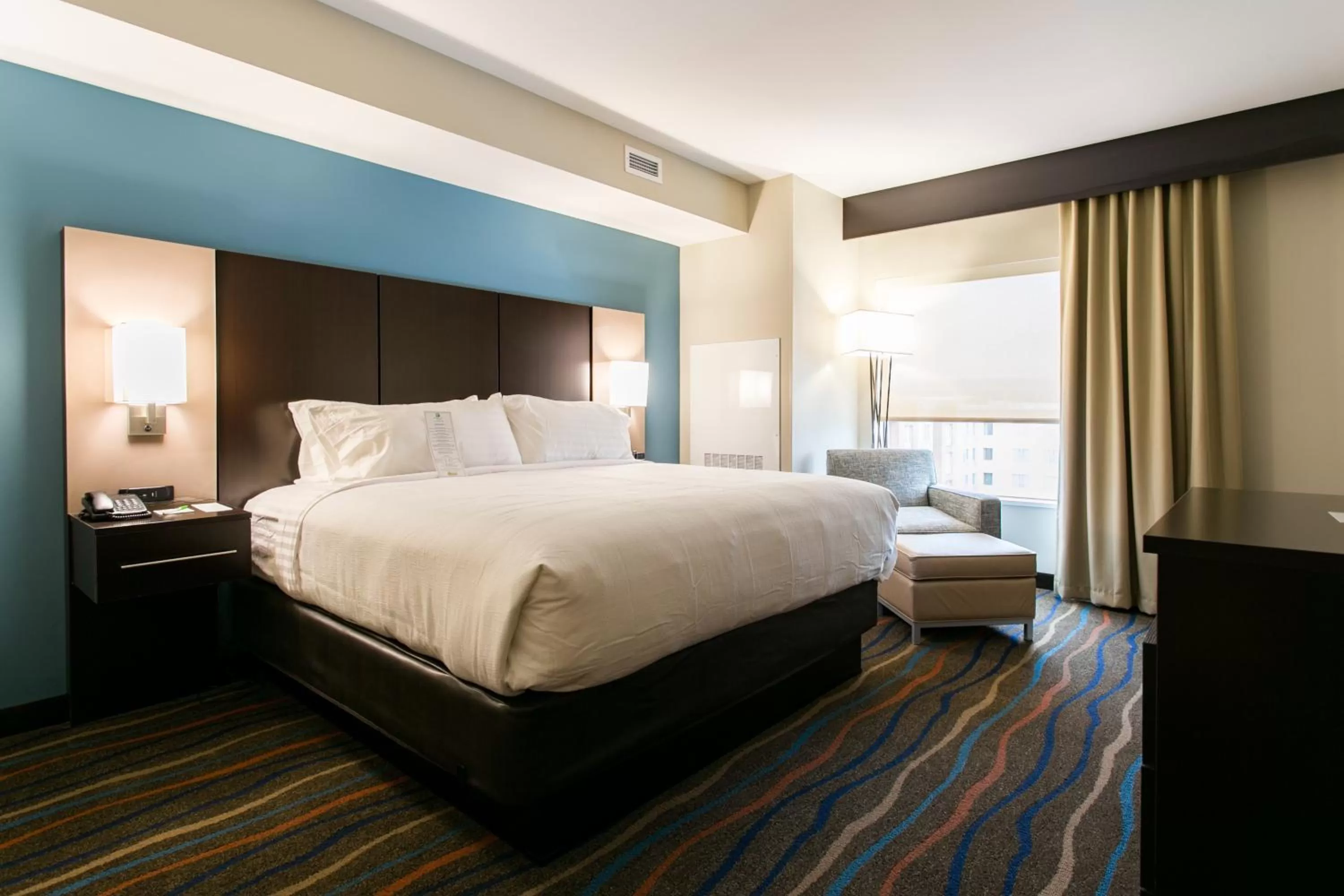 Photo of the whole room, Bed in Holiday Inn Hotel & Suites Chattanooga by IHG