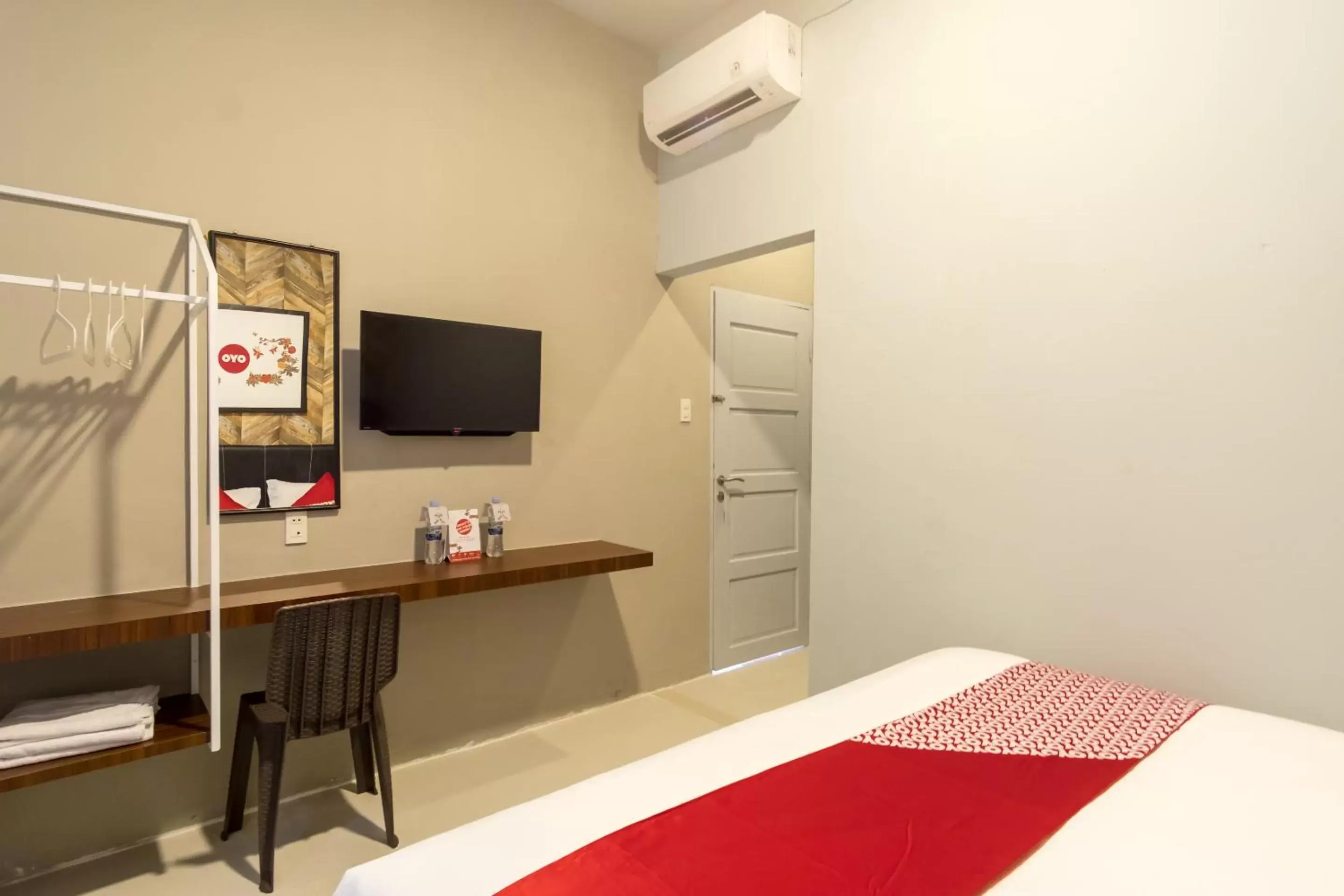 TV and multimedia, TV/Entertainment Center in Super OYO 360 Mangaan Residence