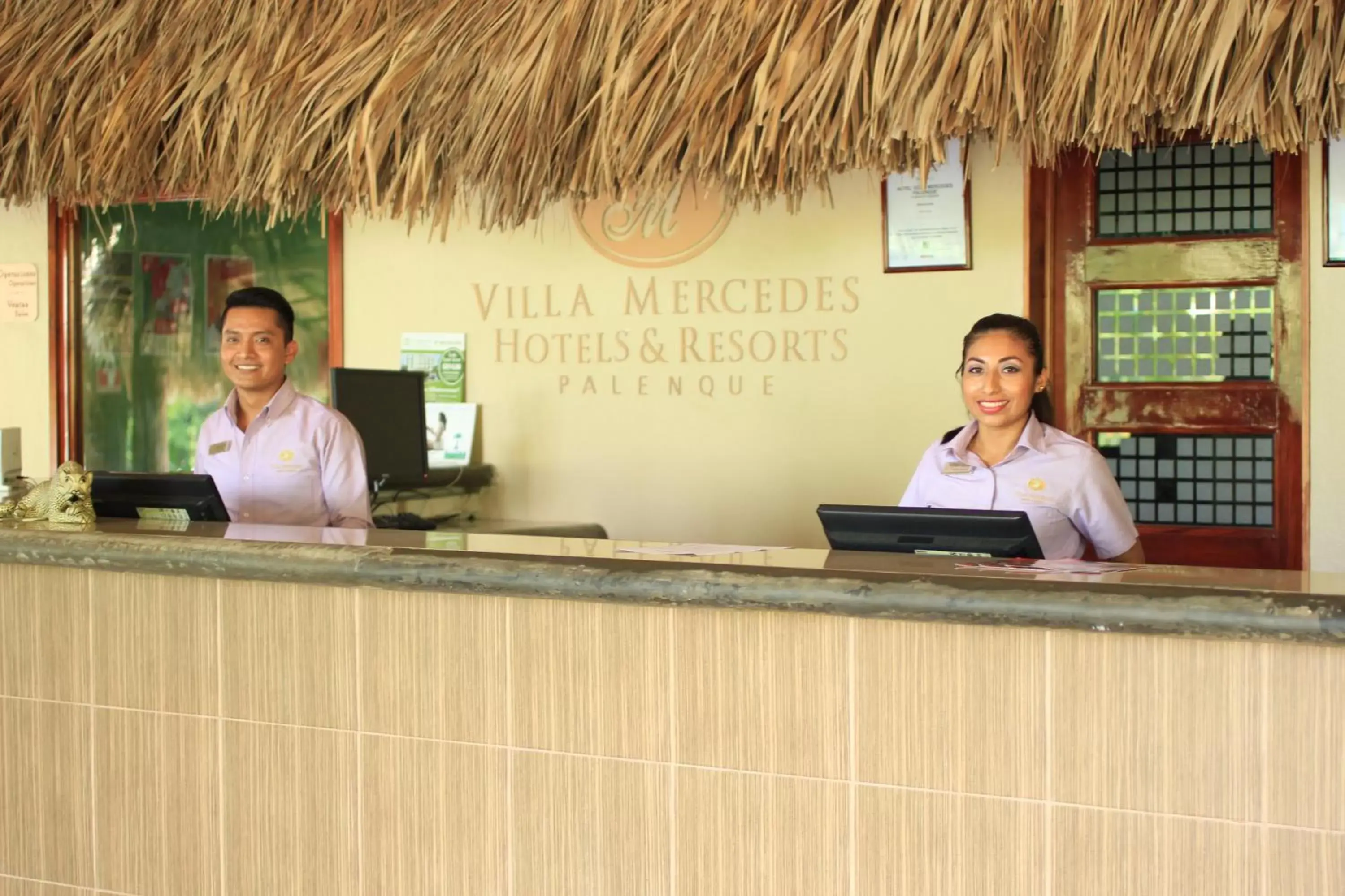 Facade/entrance, Staff in Hotel Villa Mercedes Palenque