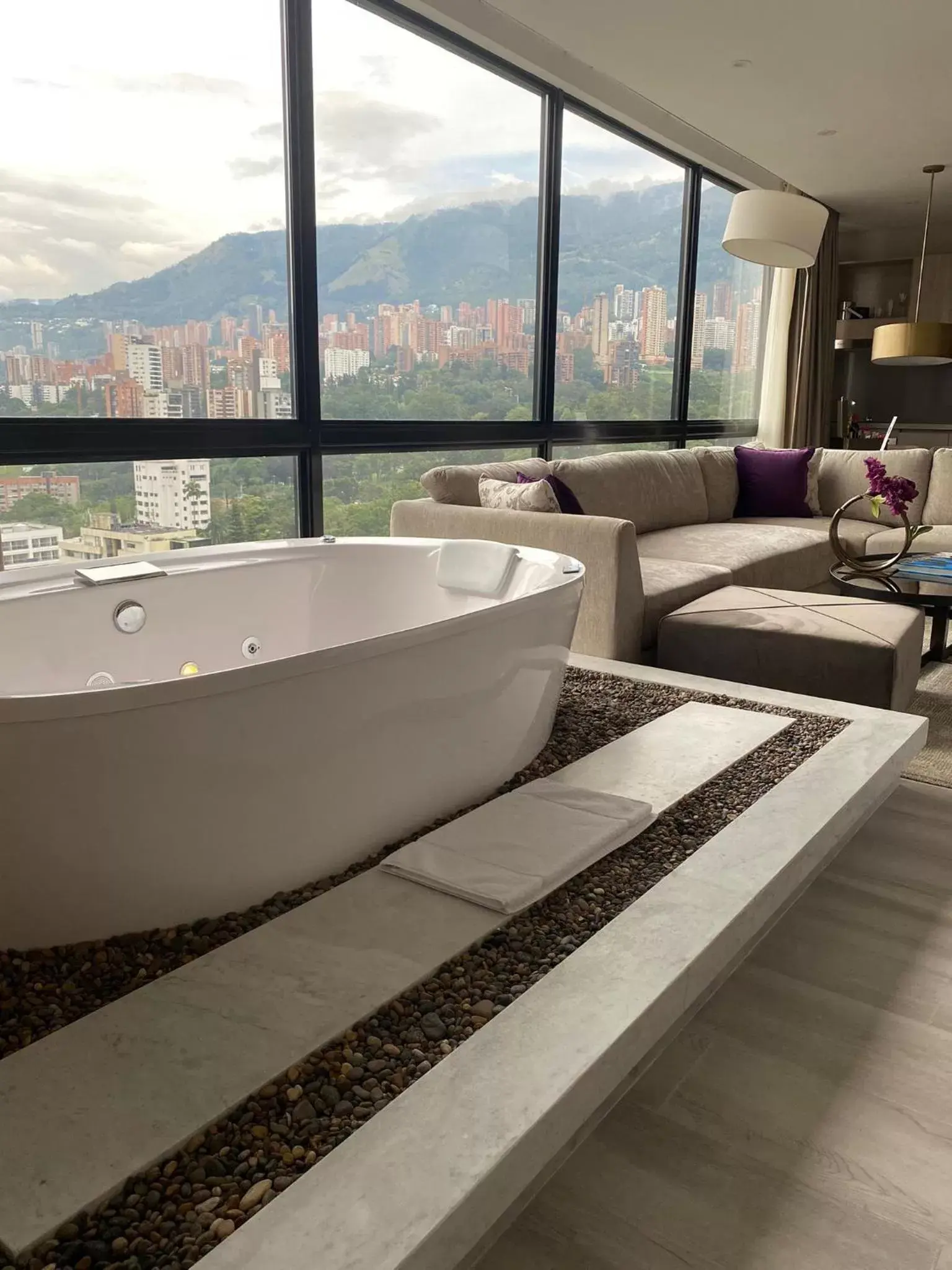 VIP, Mountain View in Hotel York Luxury Suites Medellin by Preferred