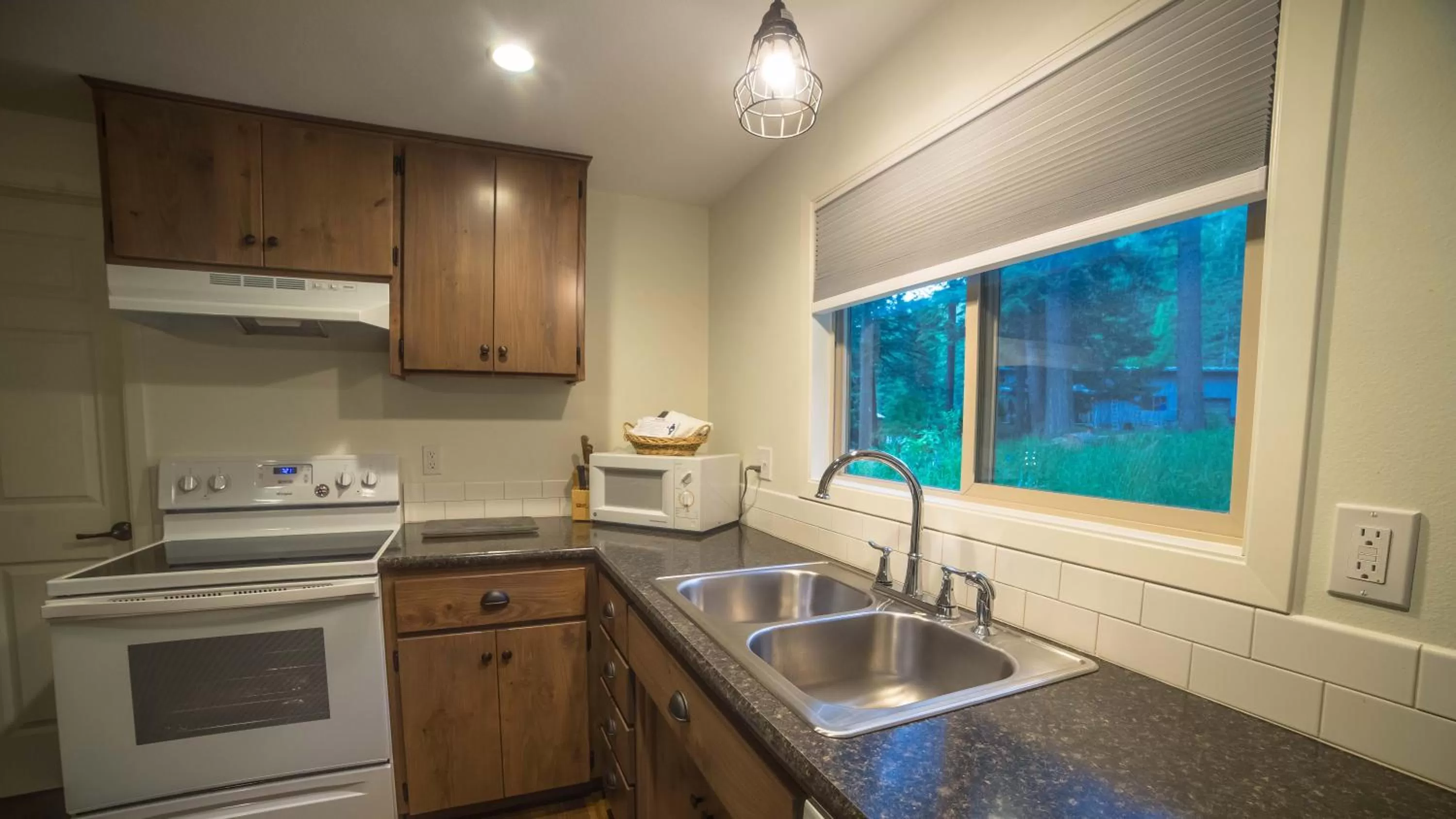 Kitchen or kitchenette in Eagle Cap Chalets