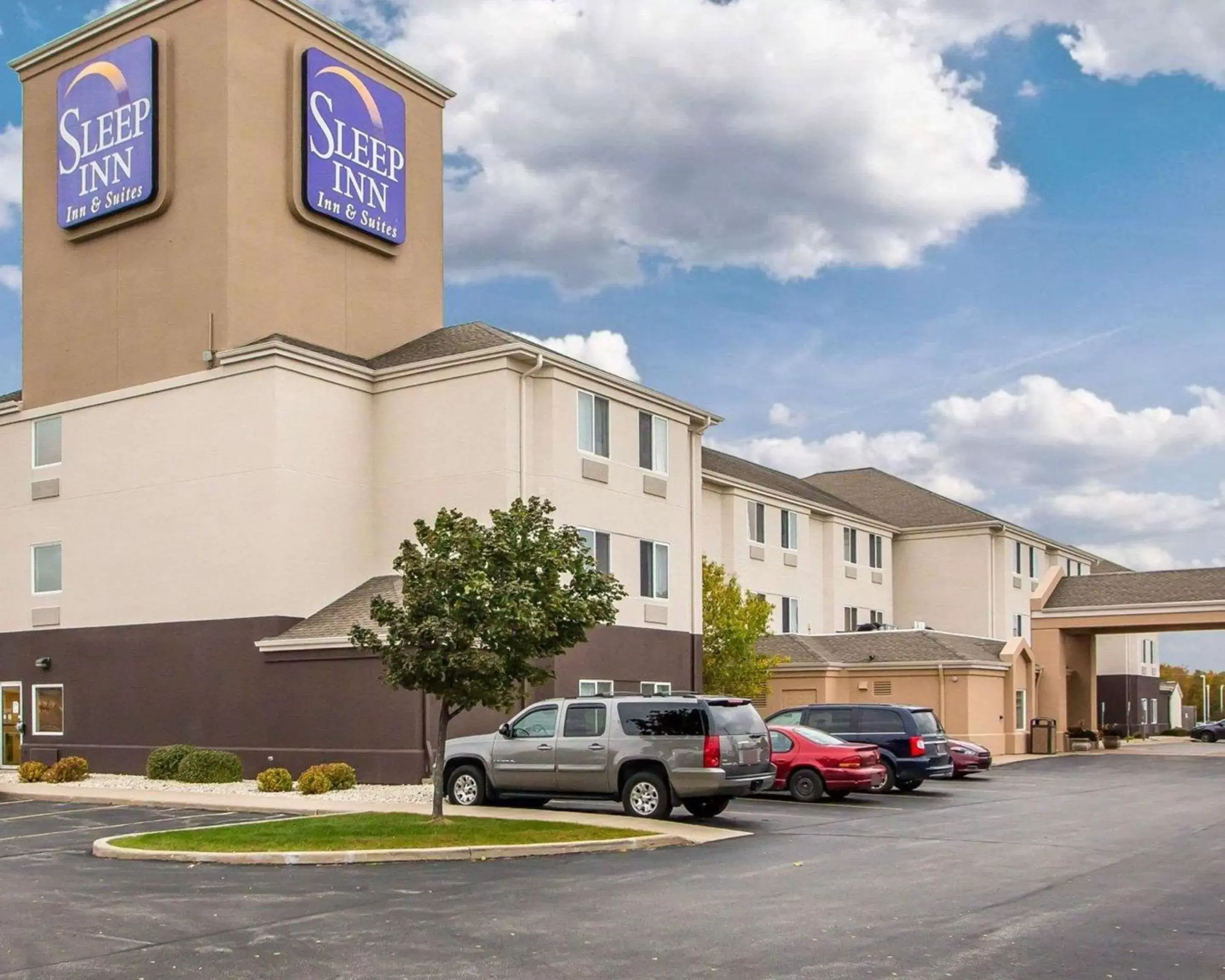 Property Building in Sleep Inn & Suites Green Bay South