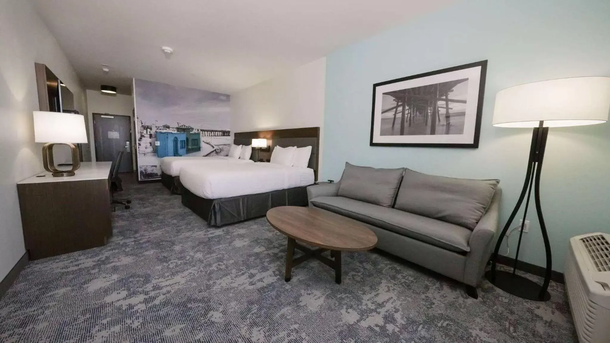 Photo of the whole room, Seating Area in La Quinta Inn & Suites by Wyndham Santa Cruz