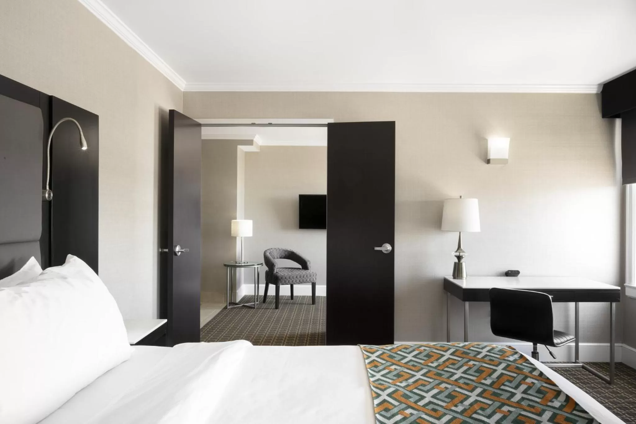 Photo of the whole room in voco The Tiger Hotel, Columbia, MO by IHG