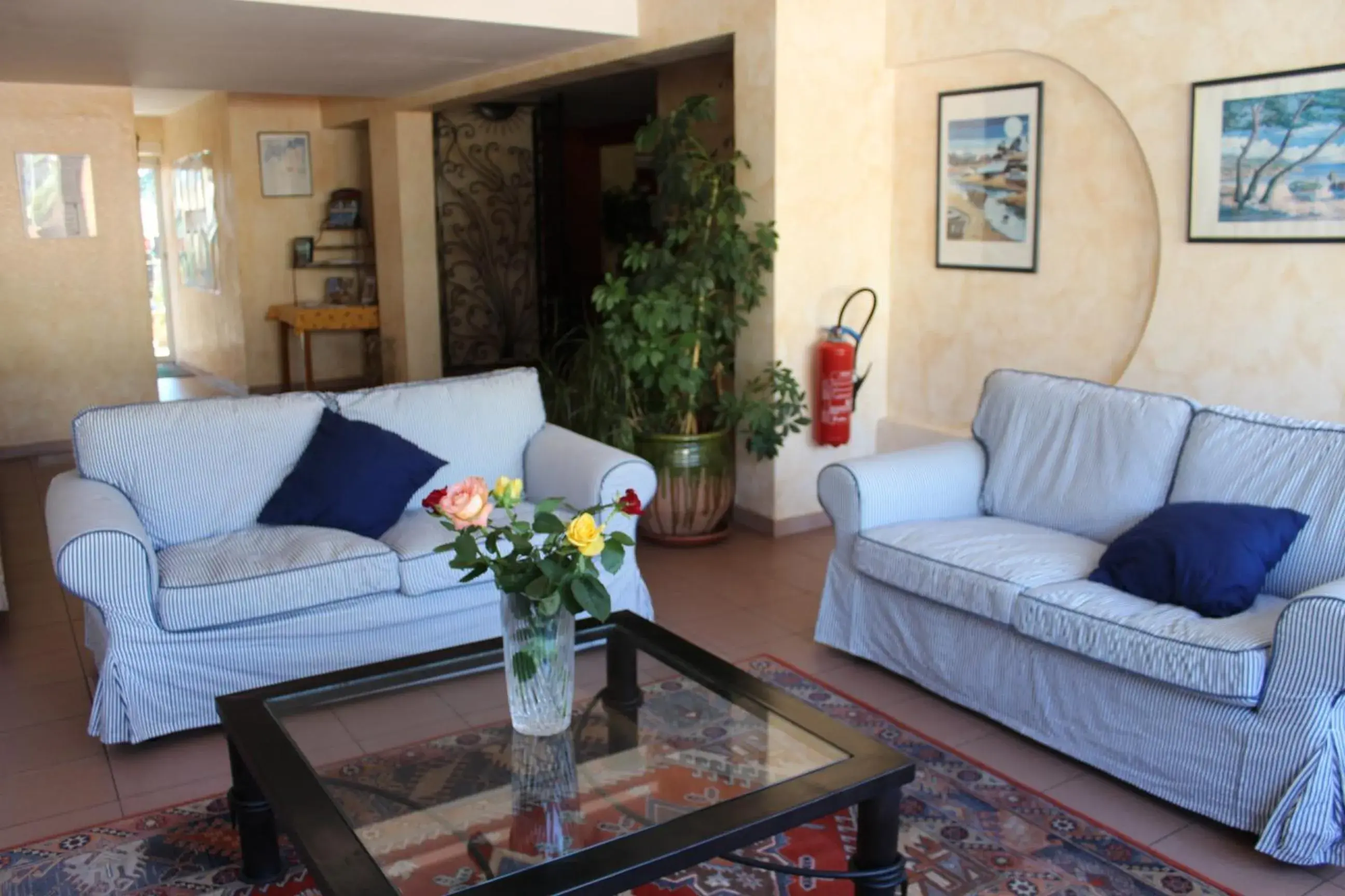 Lobby or reception, Seating Area in Hôtel Le Clos des Pins