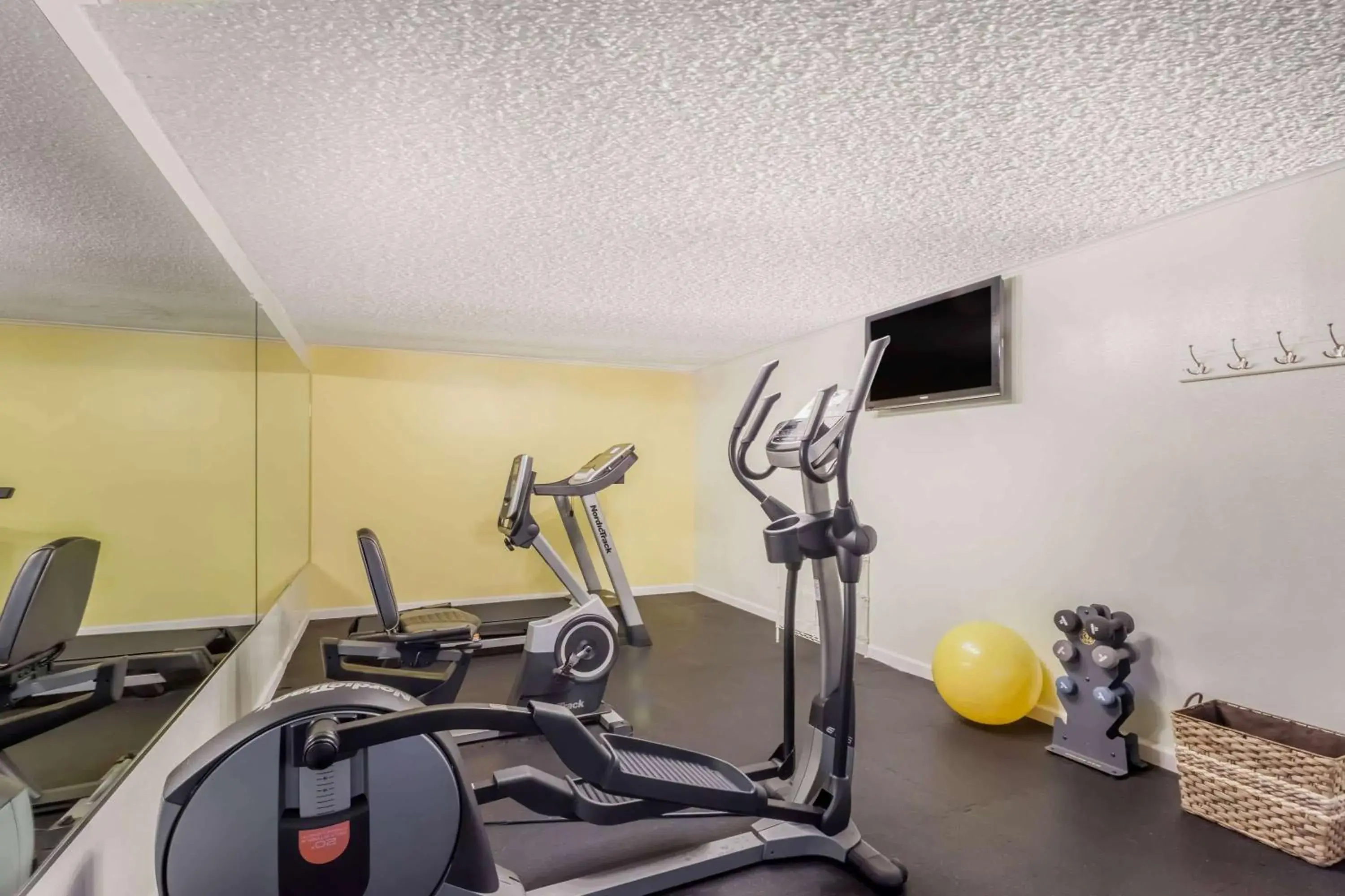 Activities, Fitness Center/Facilities in Days Inn by Wyndham Dover Downtown