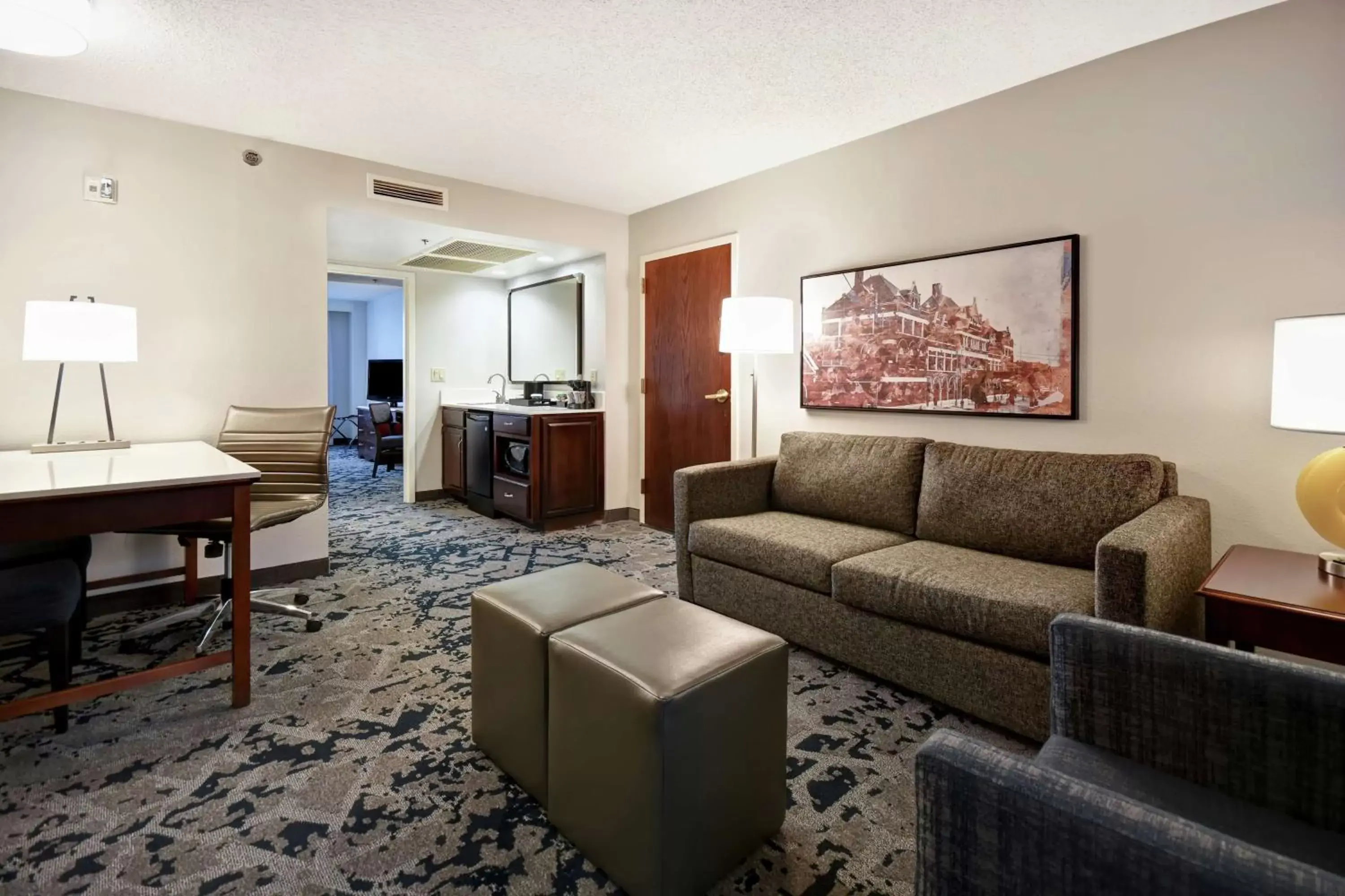 Living room, Seating Area in Embassy Suites Montgomery - Hotel & Conference Center