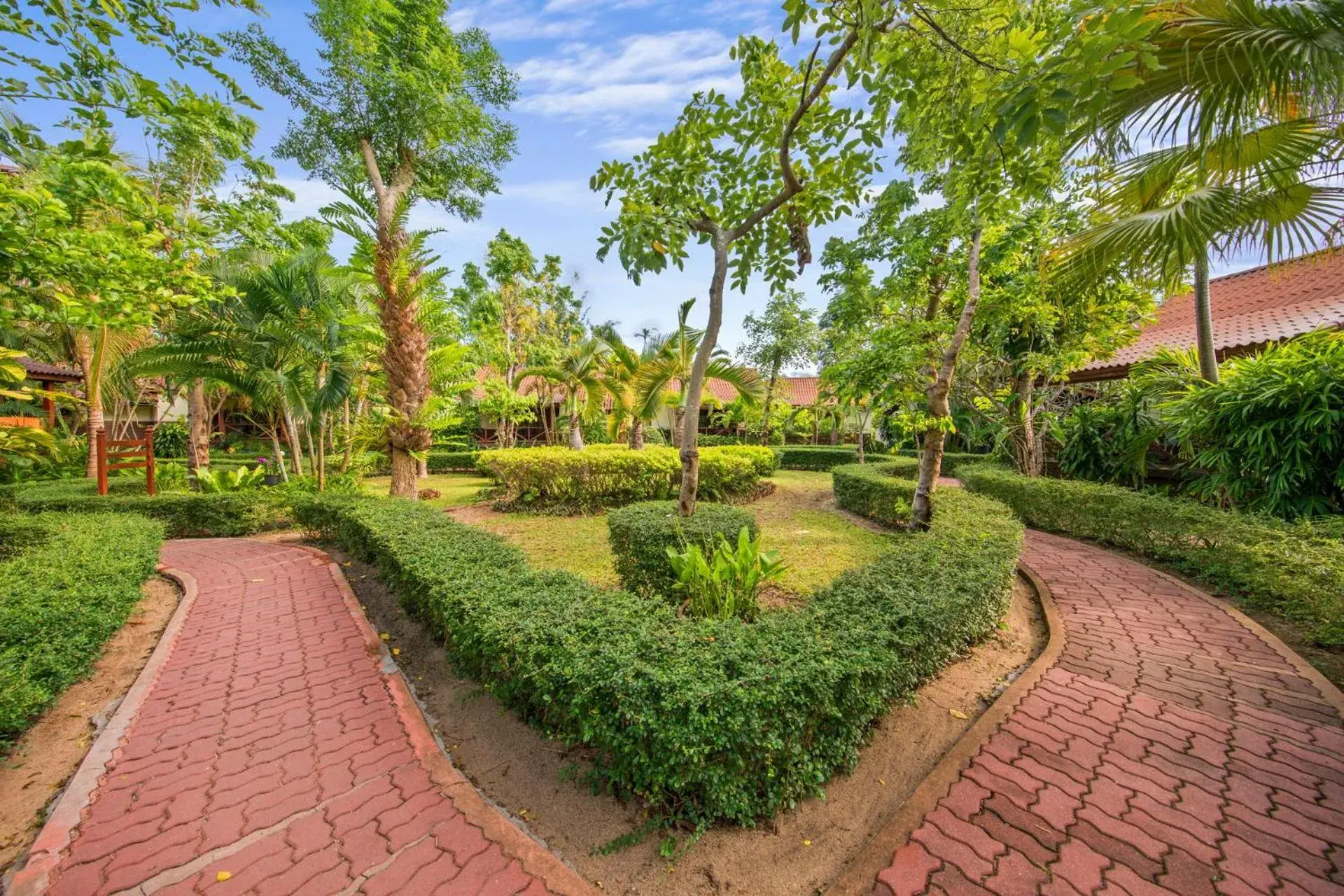 Garden in Pinnacle Samui Resort SHA Plus