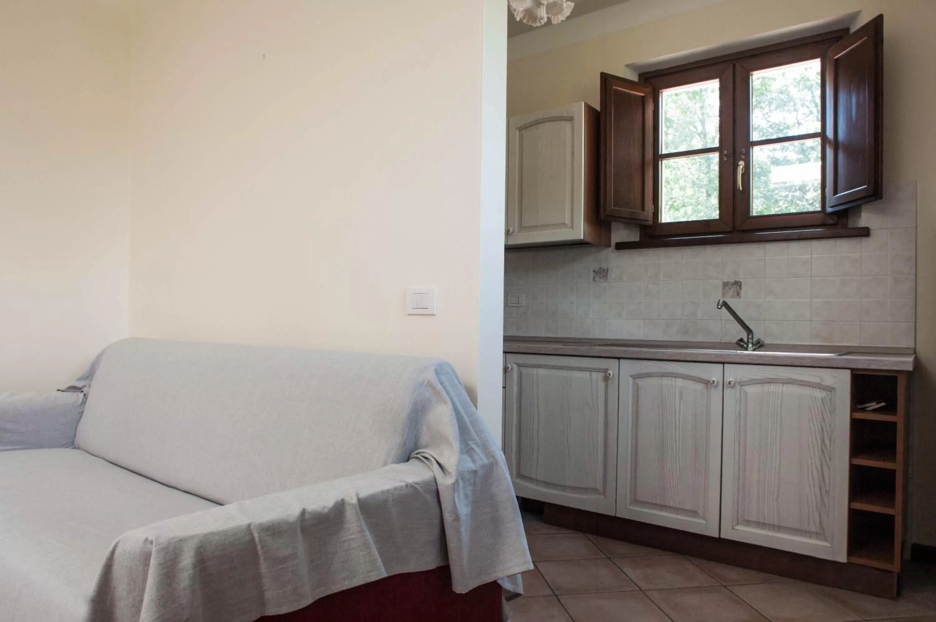 Kitchen or kitchenette, Seating Area in CASALE LA FATA -tipico toscano immerso nelle colline tra Lucca e Versilia, 6 appartamenti indipendenti