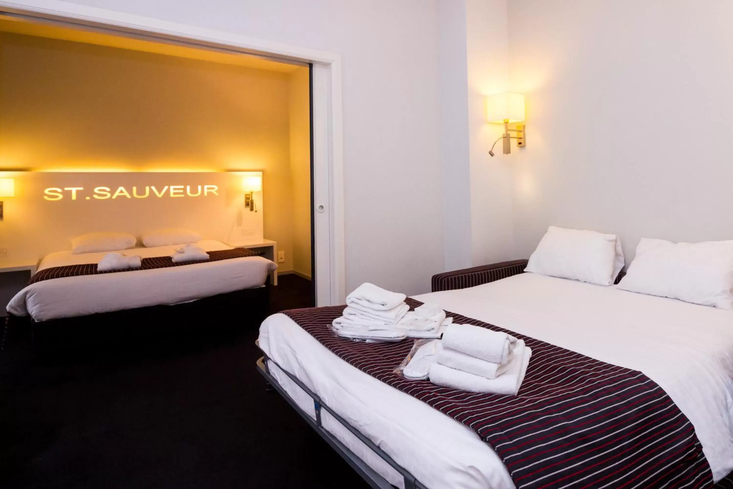 Bed in Hotel Saint Sauveur by WP Hotels