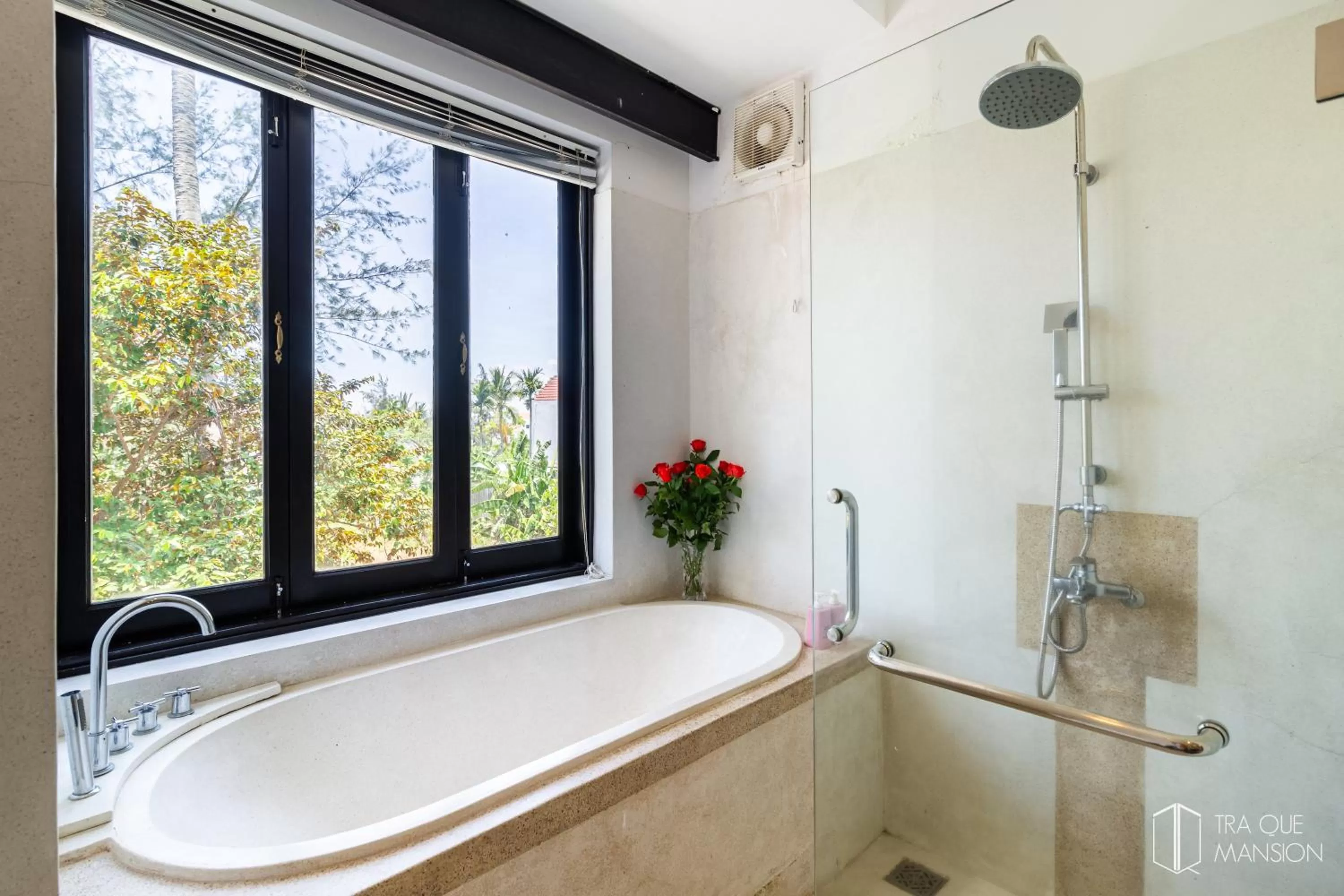 Bathroom in Tra Que Mansion