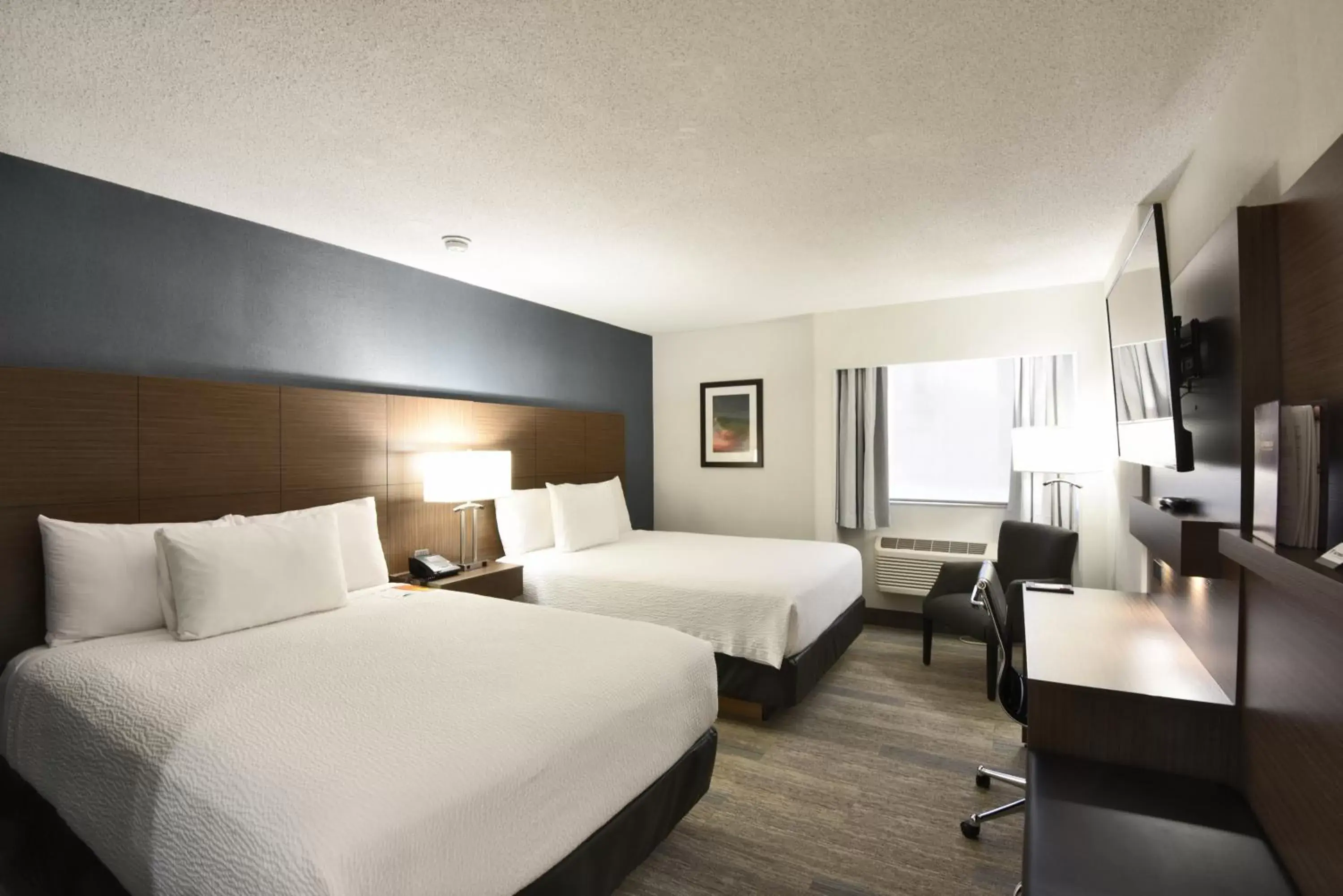 Bed in Victoria Inn Hotel and Convention Center Winnipeg