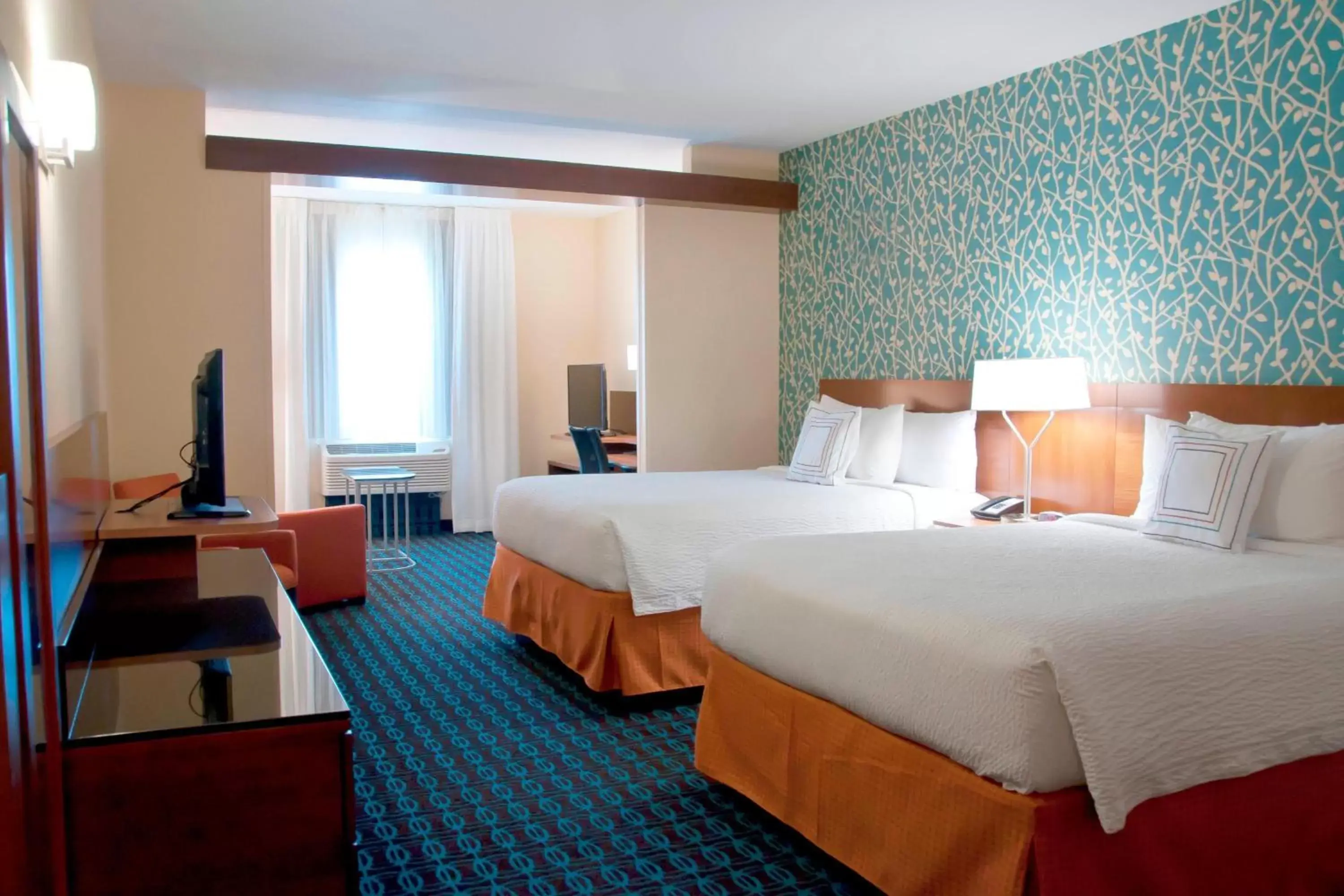 Photo of the whole room, Bed in Fairfield Inn & Suites by Marriott Des Moines Urbandale