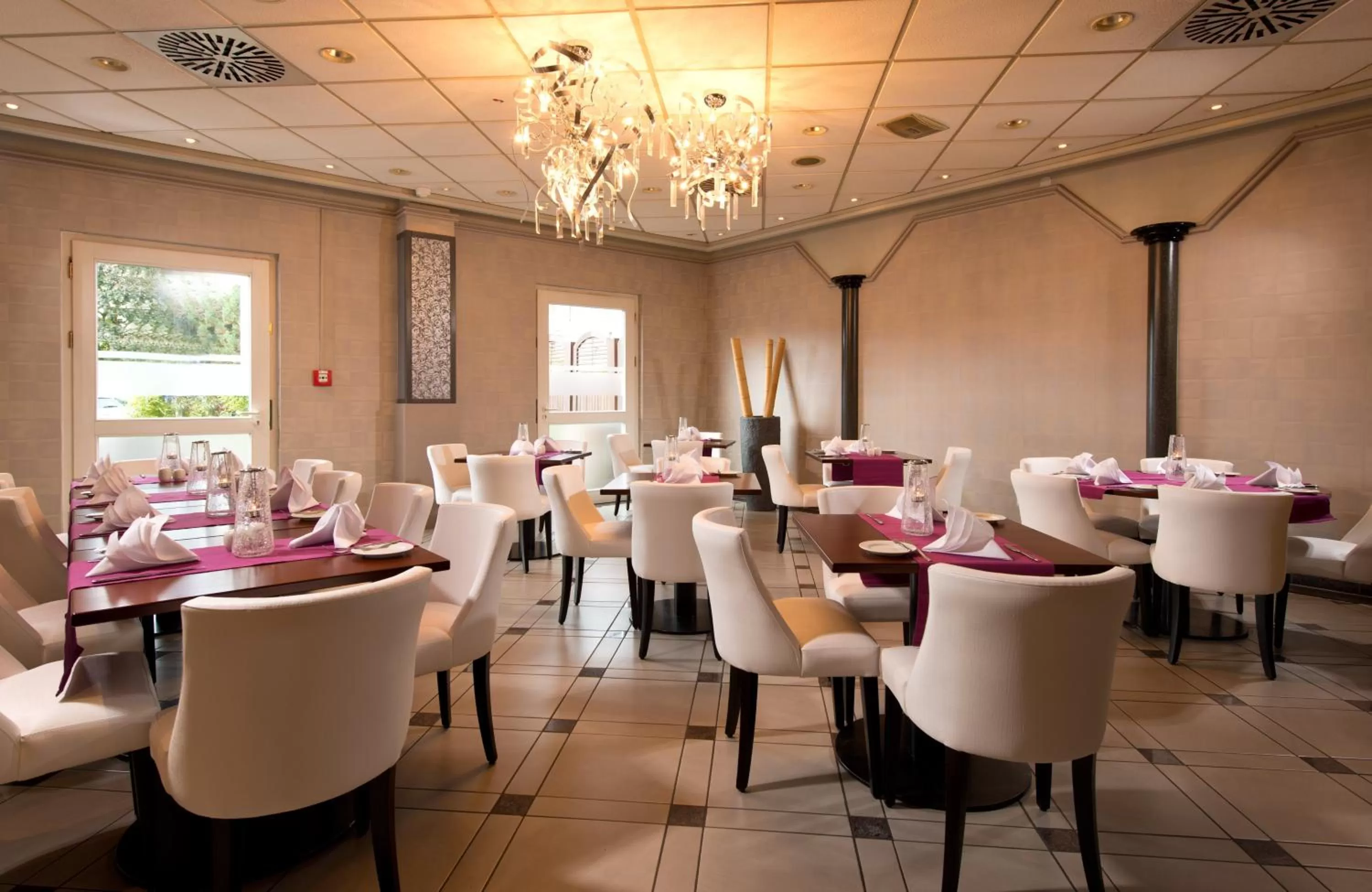 Restaurant/places to eat in Leonardo Hotel Köln