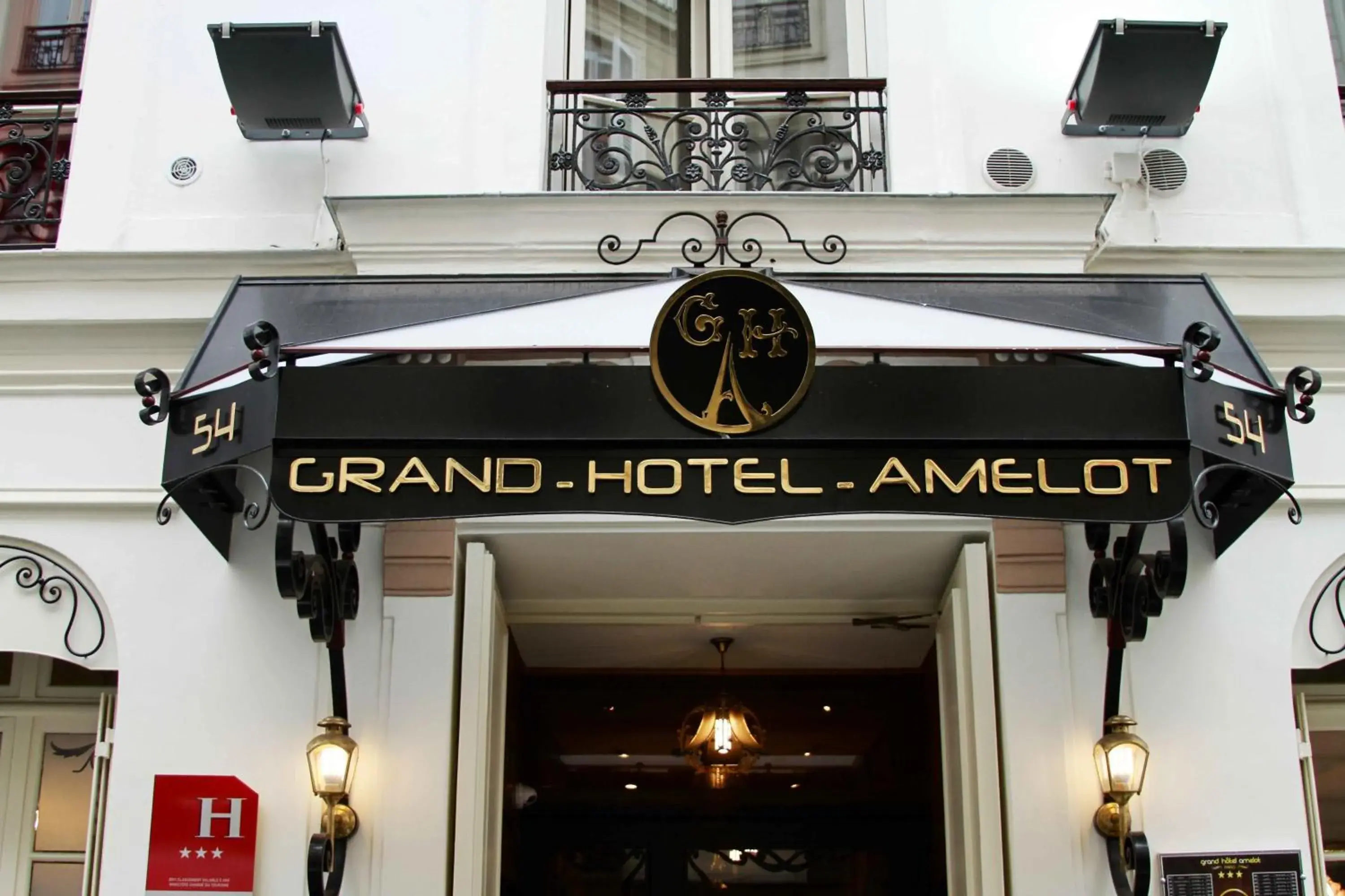 Facade/entrance in Grand Hôtel Amelot