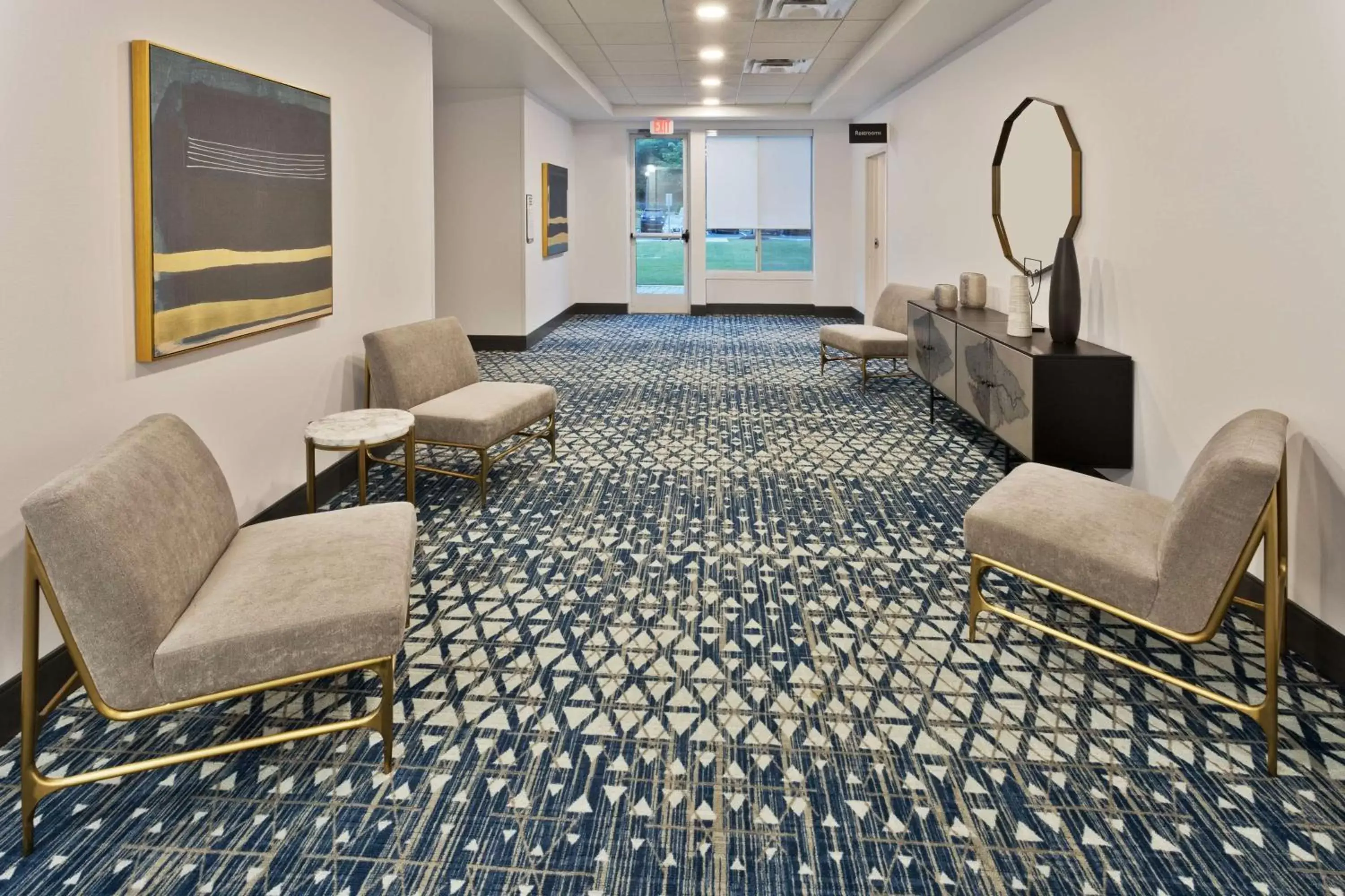 Dining area in Hilton Garden Inn Birmingham SE/Liberty Park