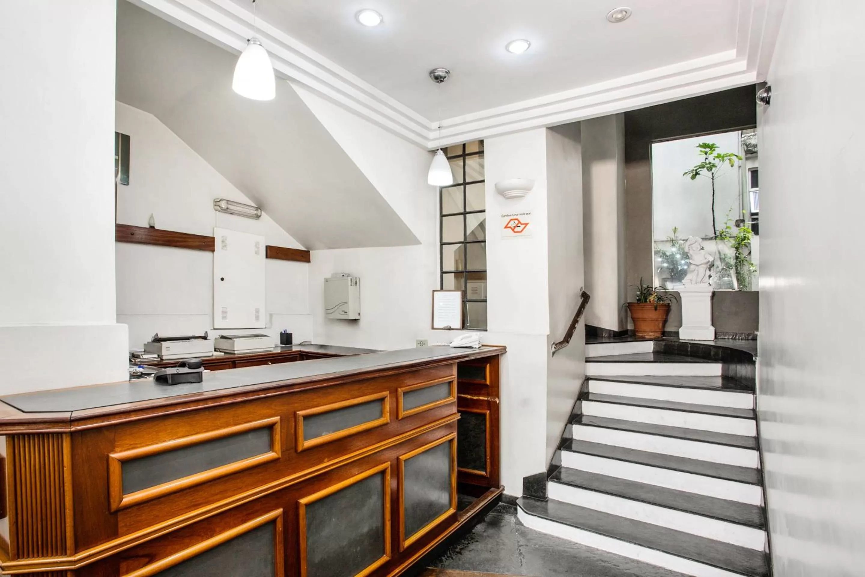 Lobby or reception in Hotel São Jorge São Paulo - Próximo a 25 de março, região do Brás, fácil acesso ao Expo Center Norte e Mercado Municipal SP