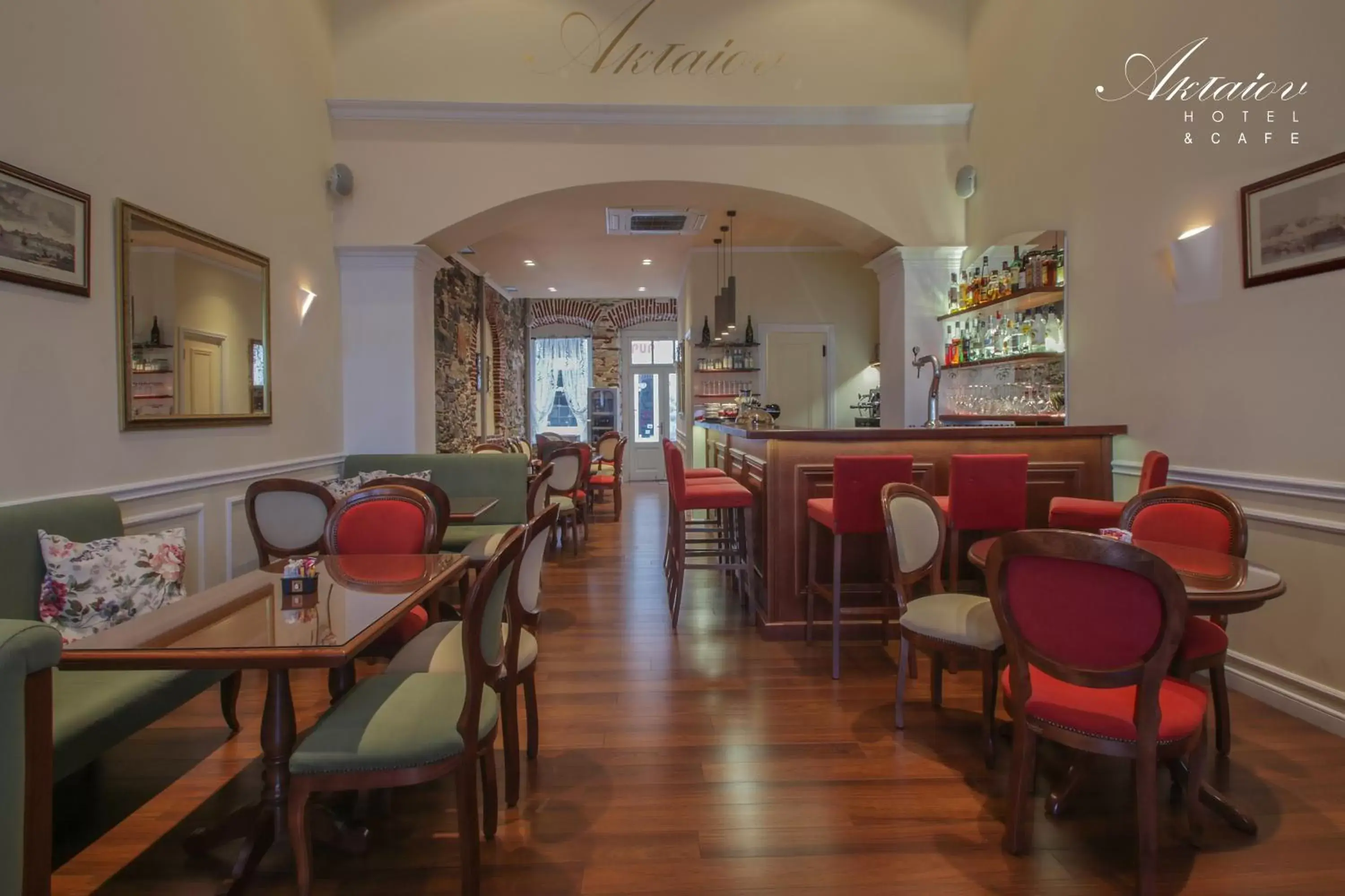 Breakfast, Restaurant/Places to Eat in Hotel Aktaion Syros