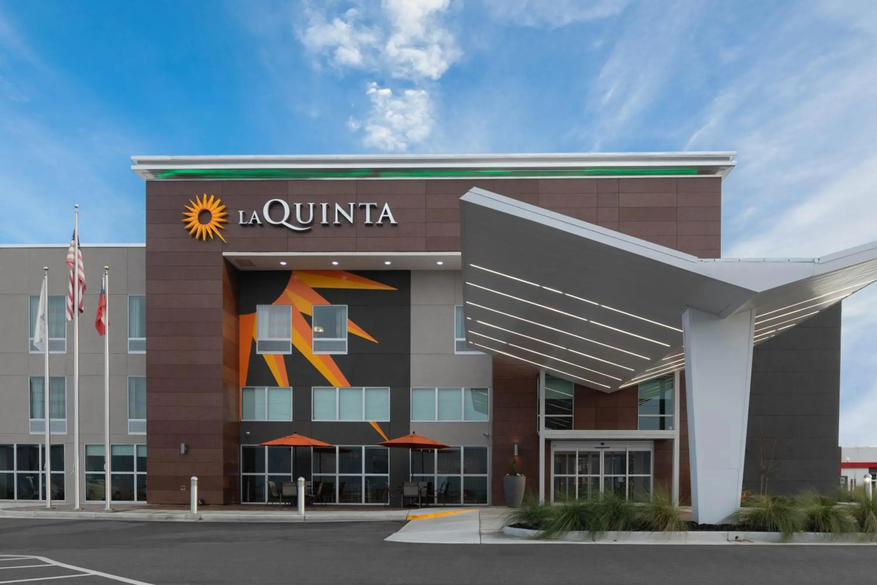 Property Building in La Quinta Inn & Suites by Wyndham Perry