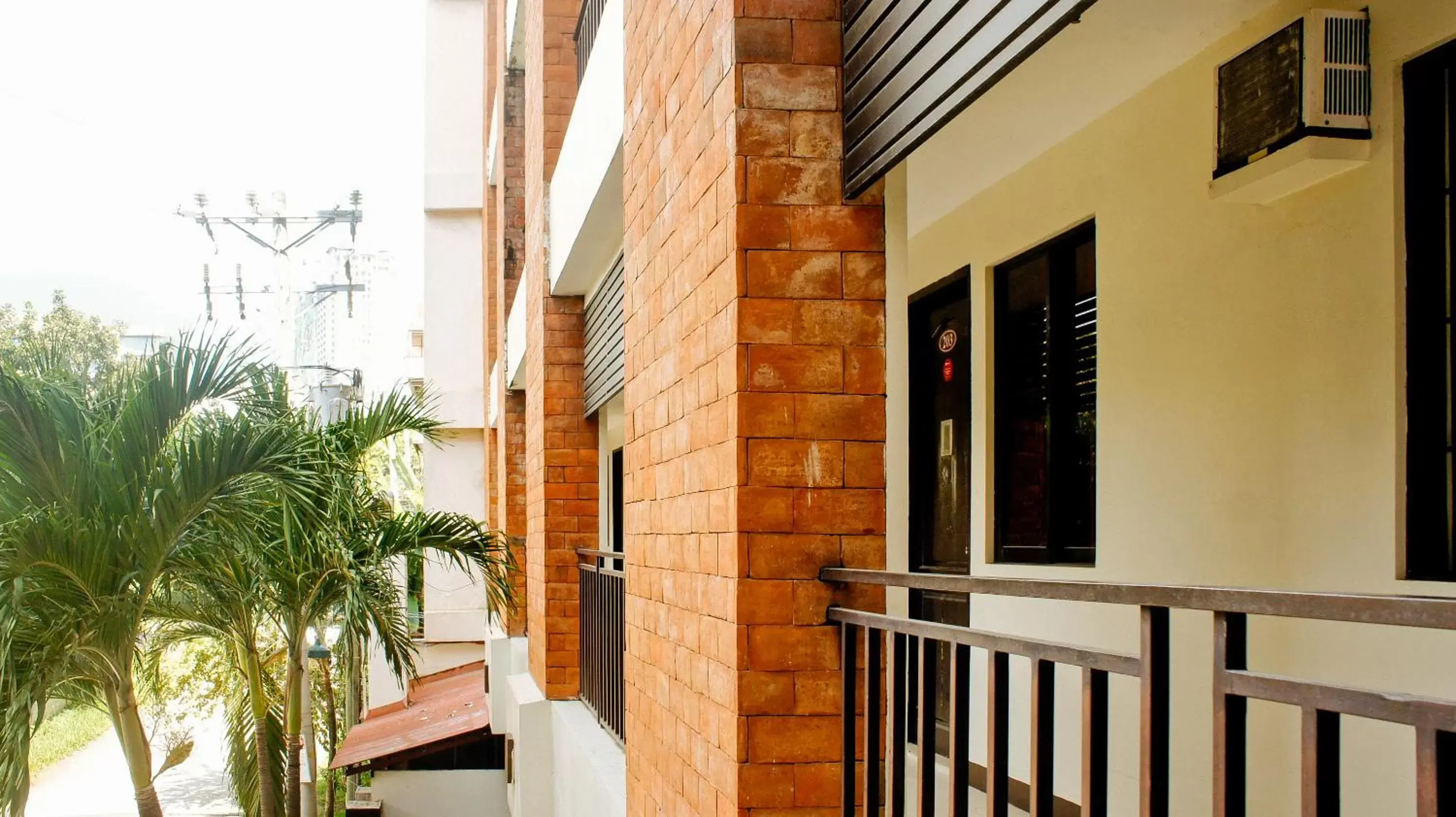 Property building, Balcony/Terrace in RedDoorz Plus @ Mabolo Cebu