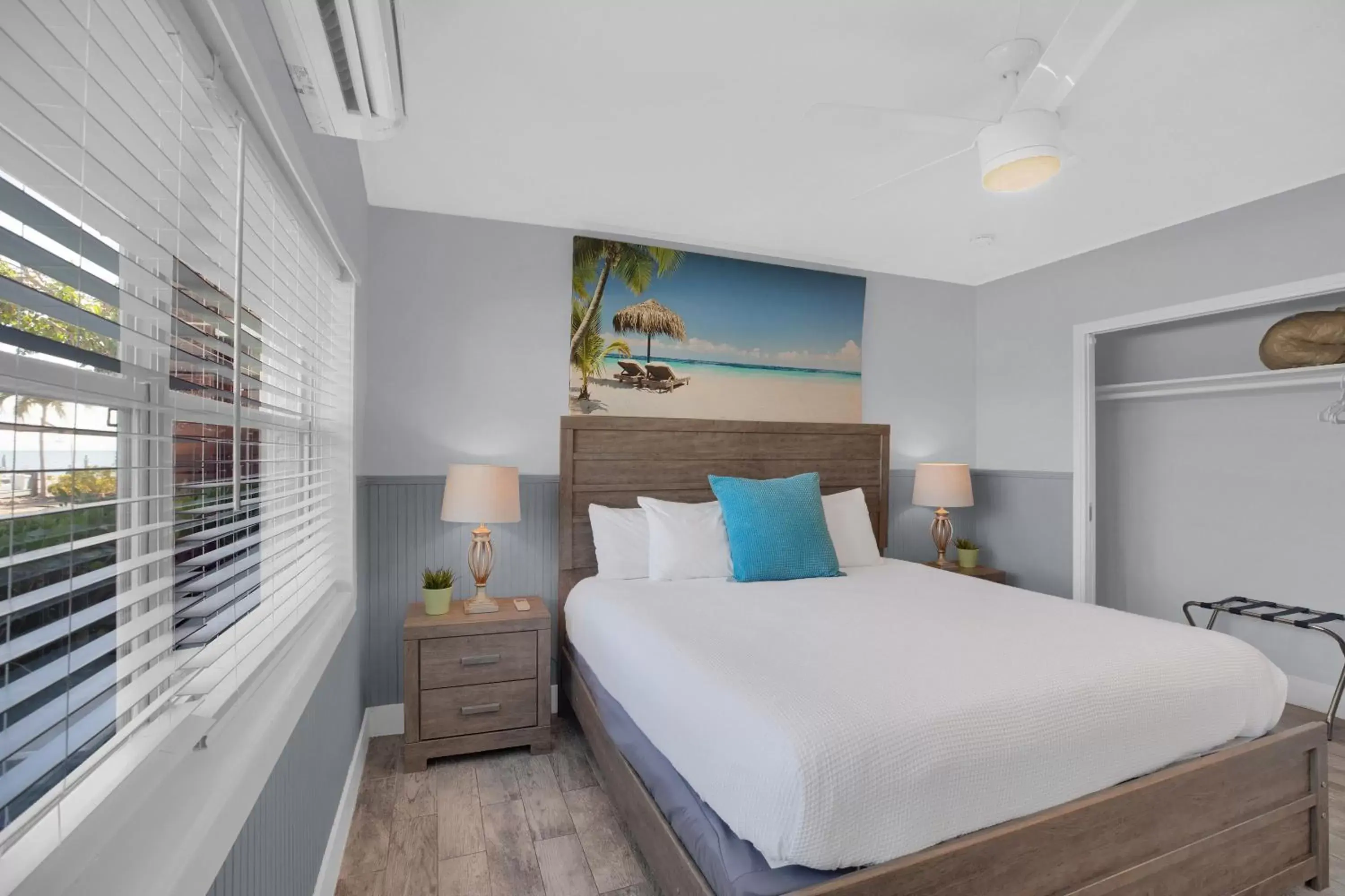 Bedroom, Bed in Seascape Resort & Marina