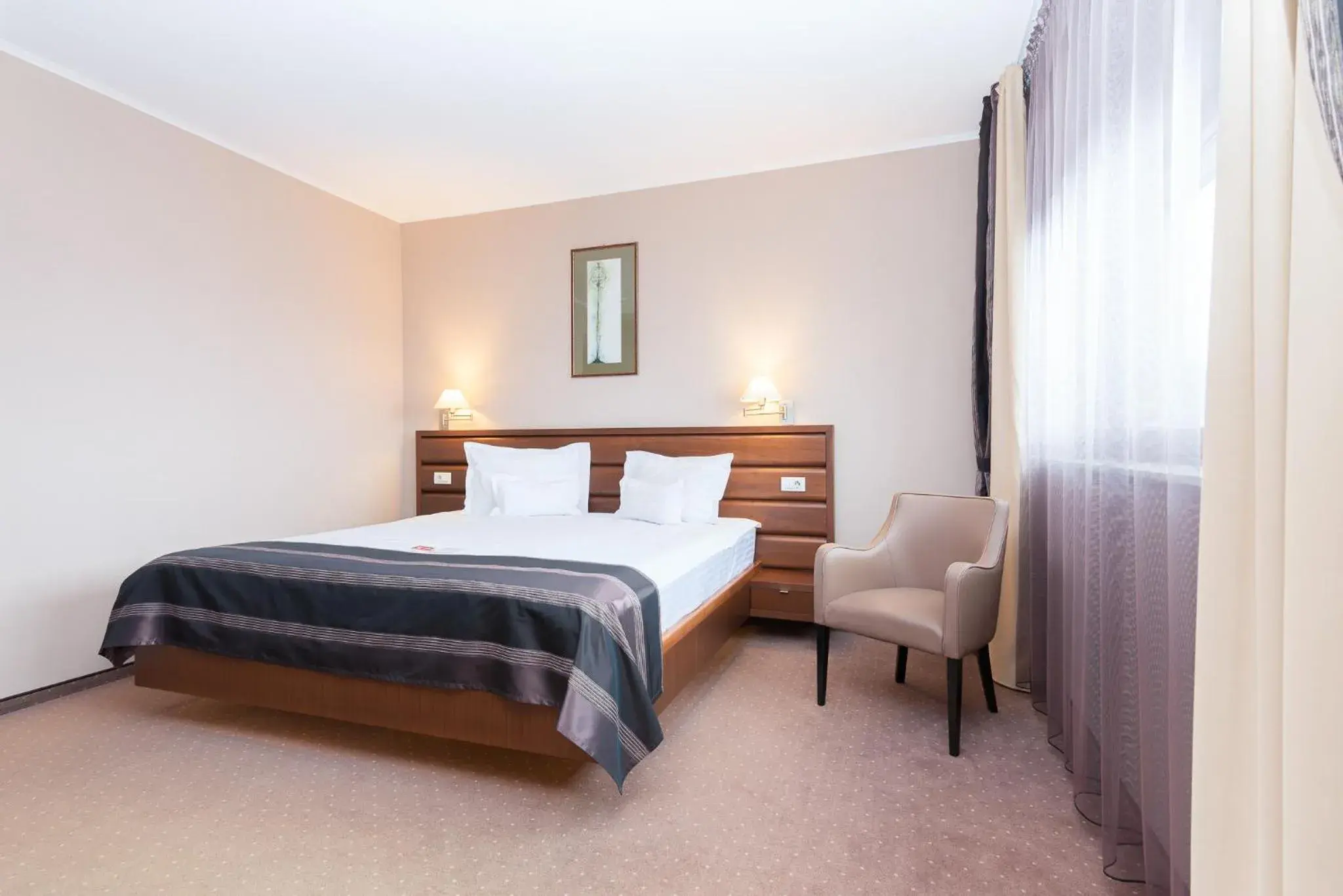 Bedroom, Bed in Ramada Hotel Cluj
