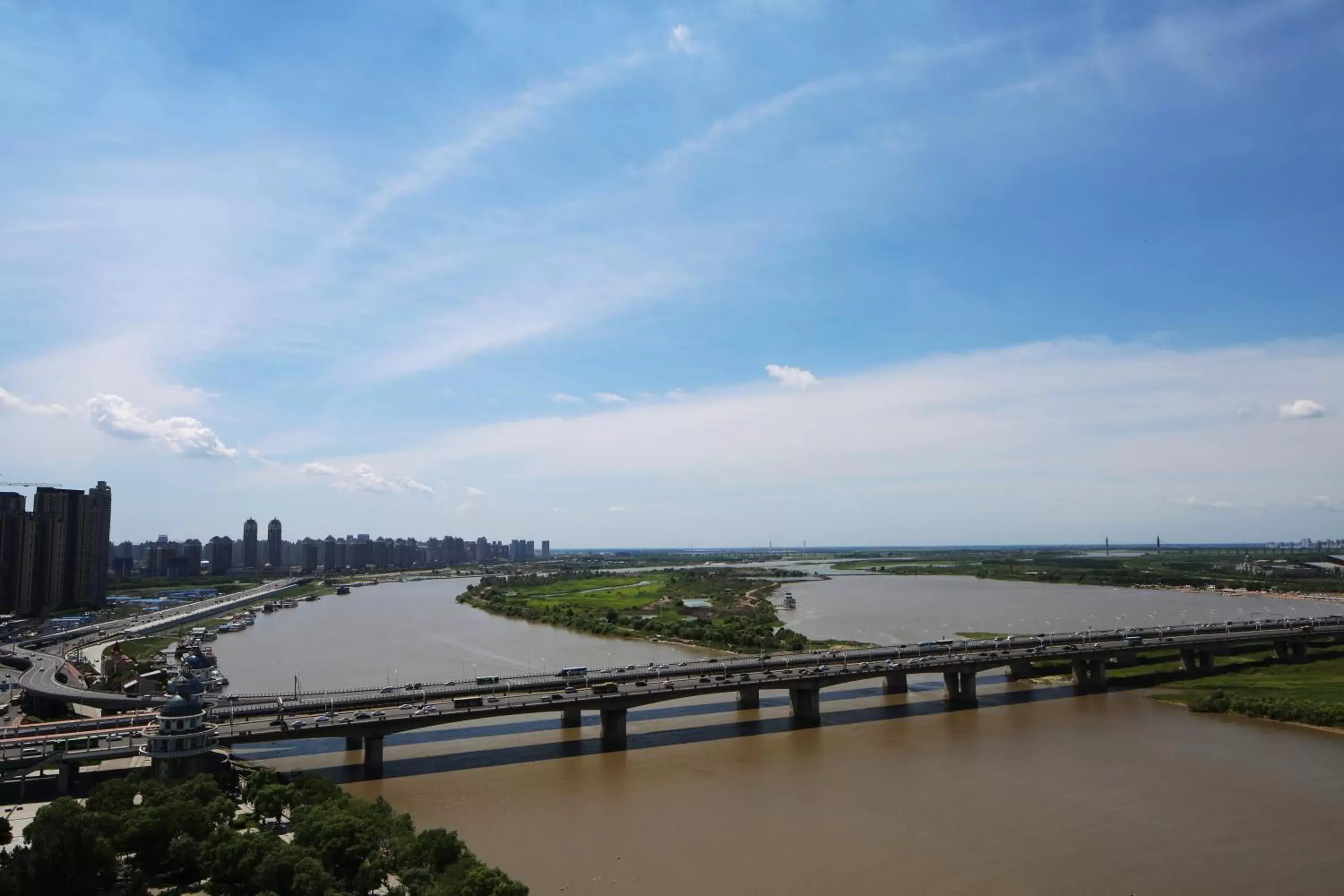 River view in Shangri-La Harbin