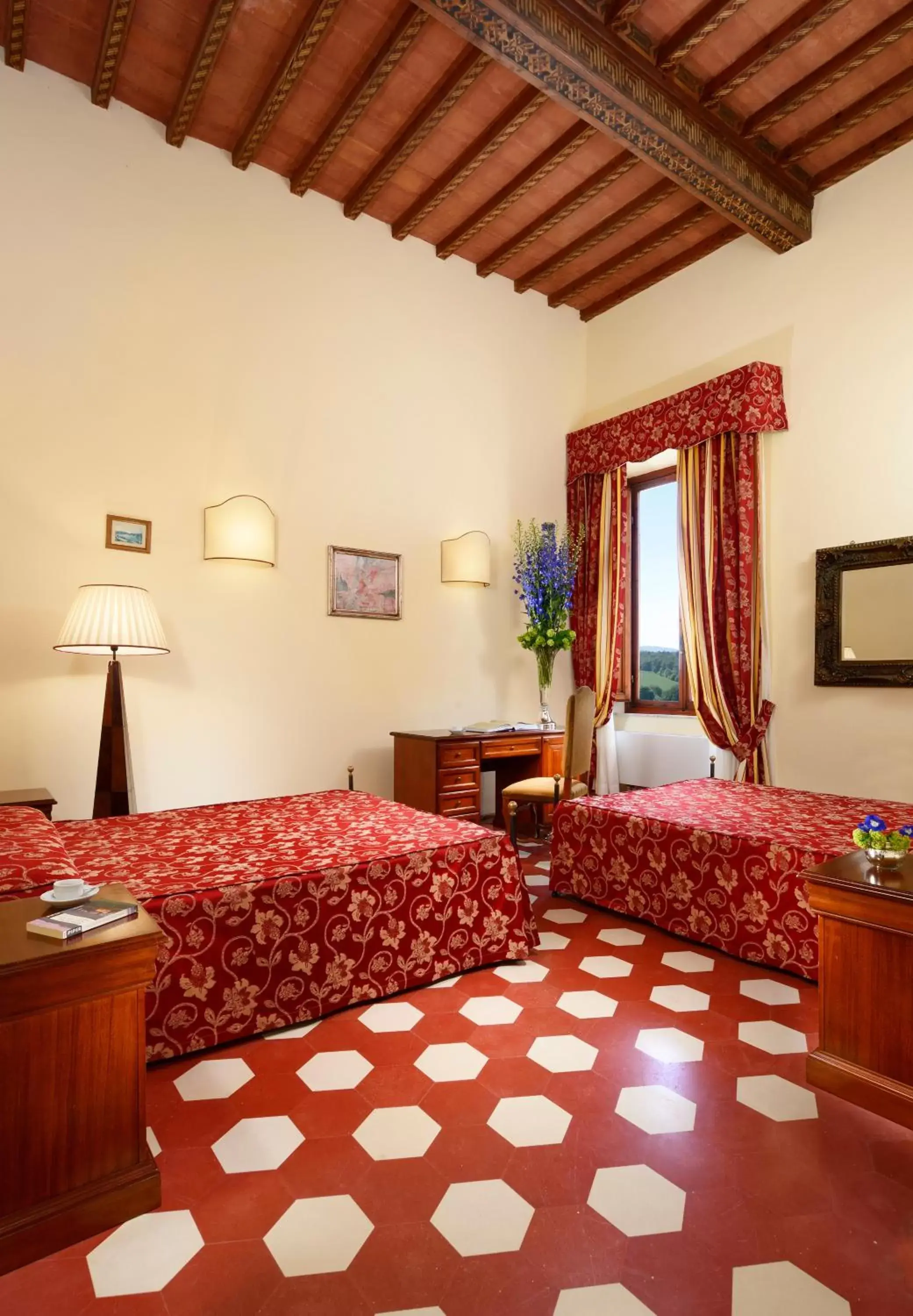 Bedroom, Bed in Villa Sabolini