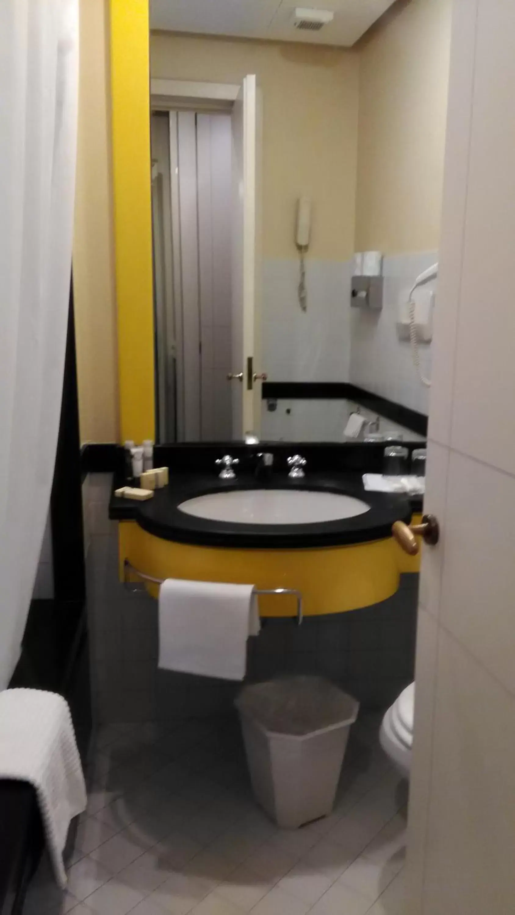 Bathroom in Atlante Star Hotel