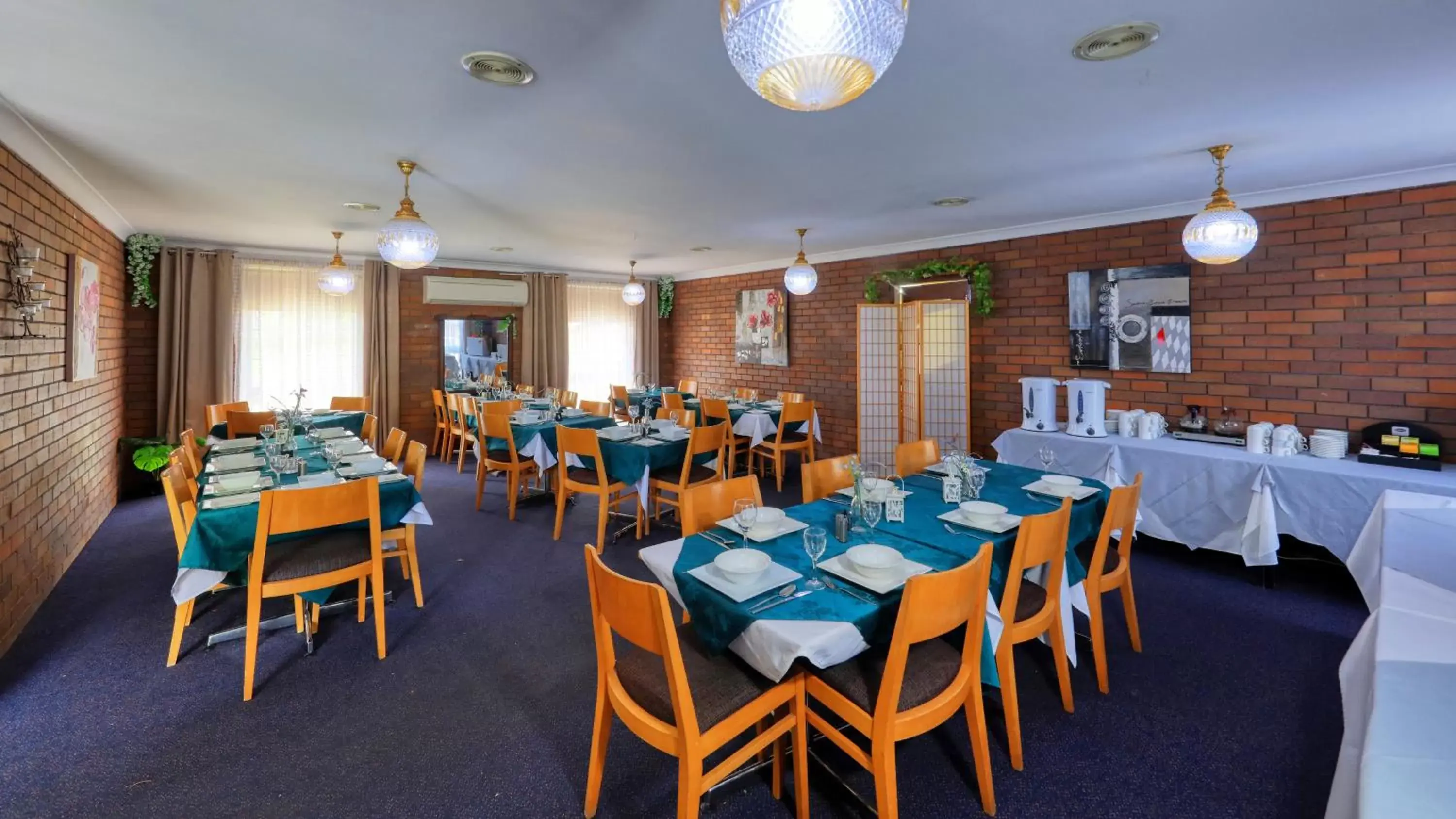 Banquet/Function facilities, Restaurant/Places to Eat in Matthew Flinders Motor Inn