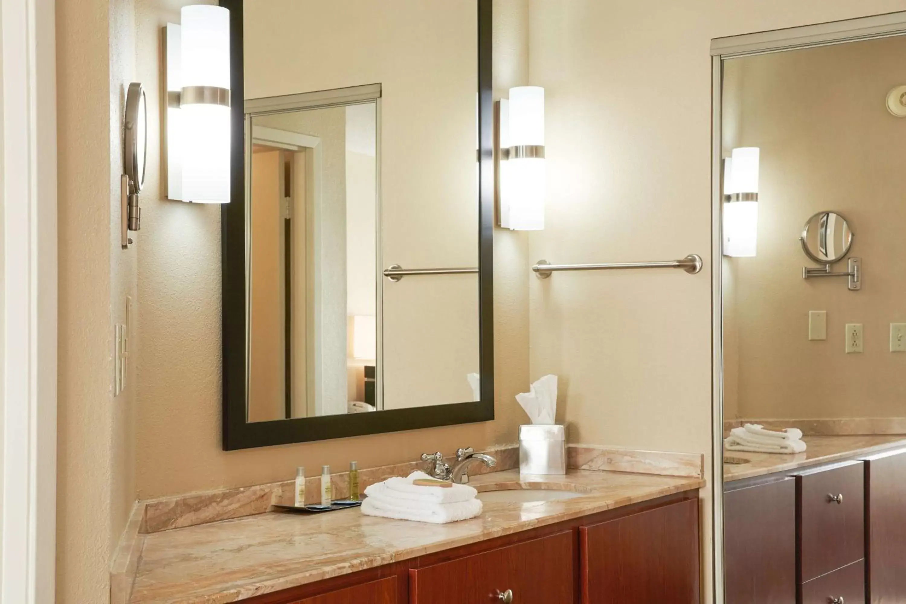 Bathroom in DoubleTree Suites by Hilton Hotel Cincinnati - Blue Ash
