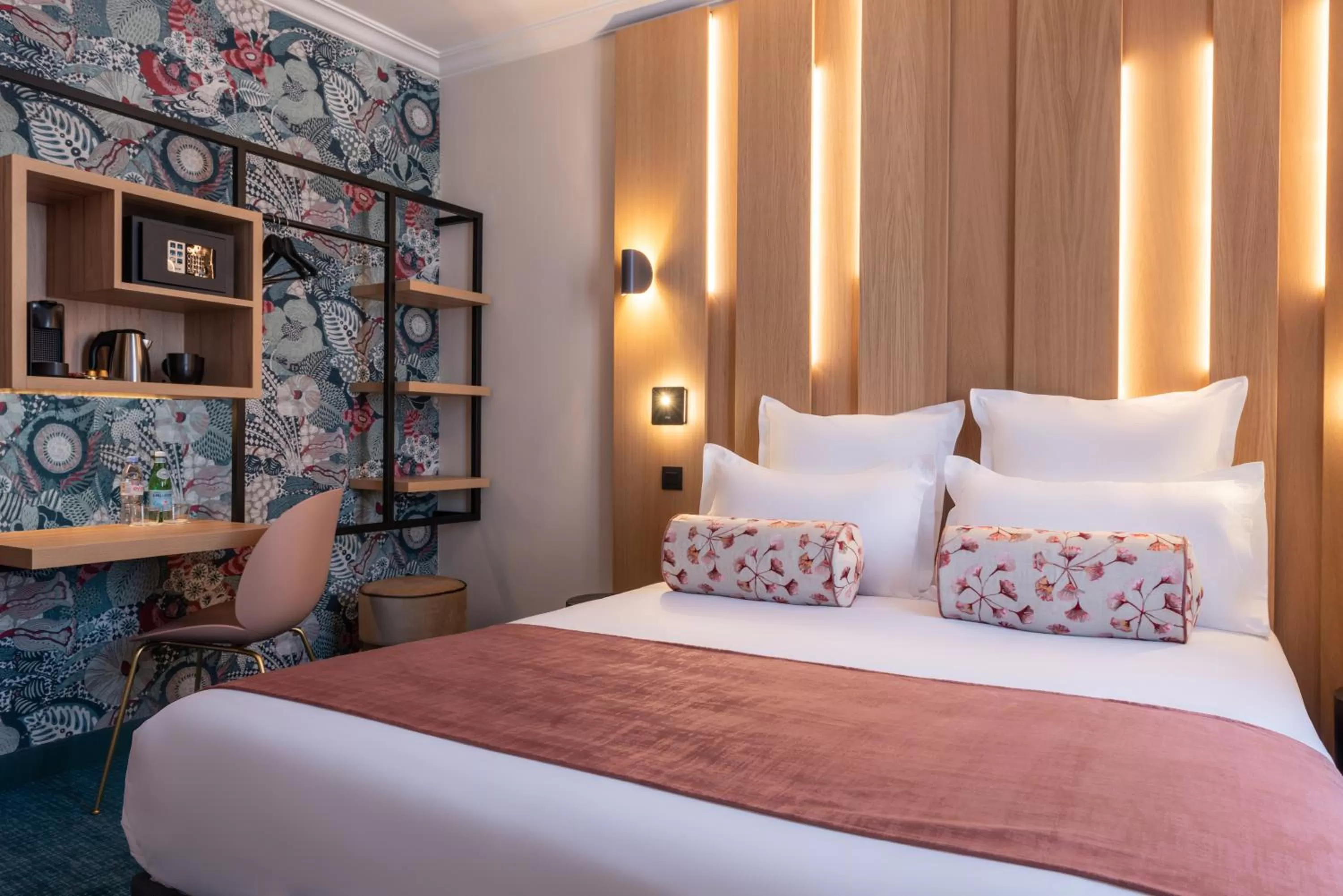 Decorative detail, Bed in Leonardo Boutique Hotel Paris Opera