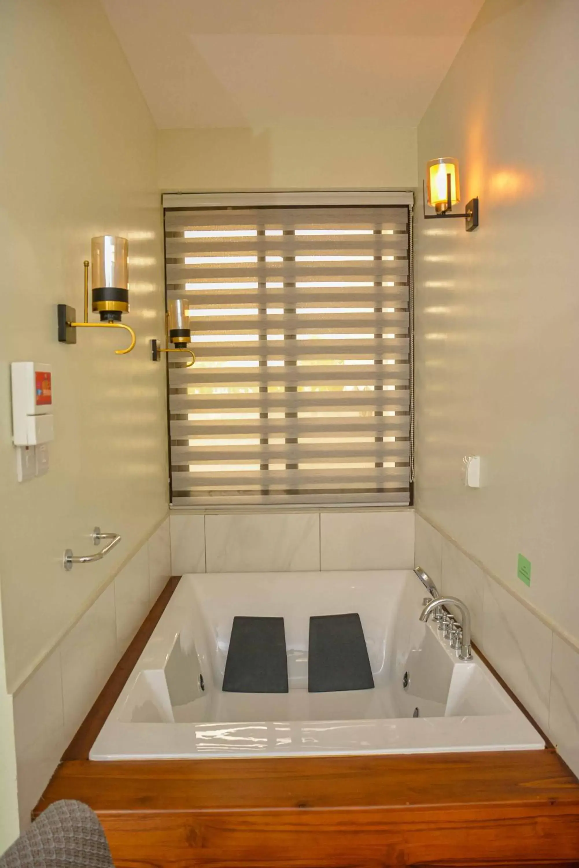 Large Twin Room in Jangwani Sea Breeze Resort Large Twin Room in Jangwani Sea Breeze Resort