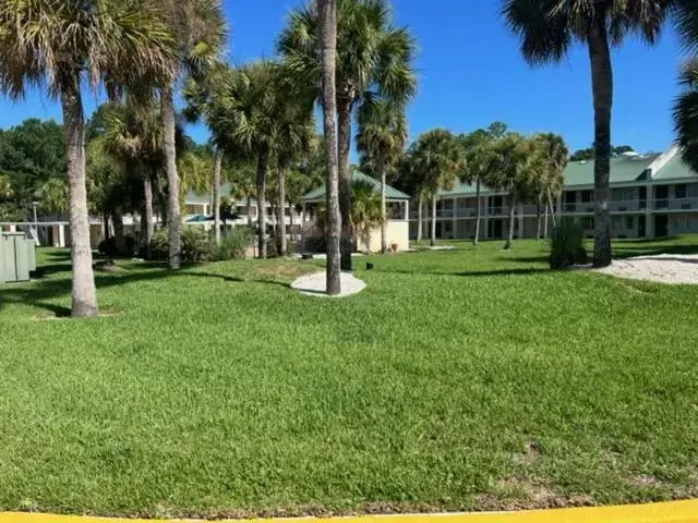 Garden in Windsor inn of Jacksonville