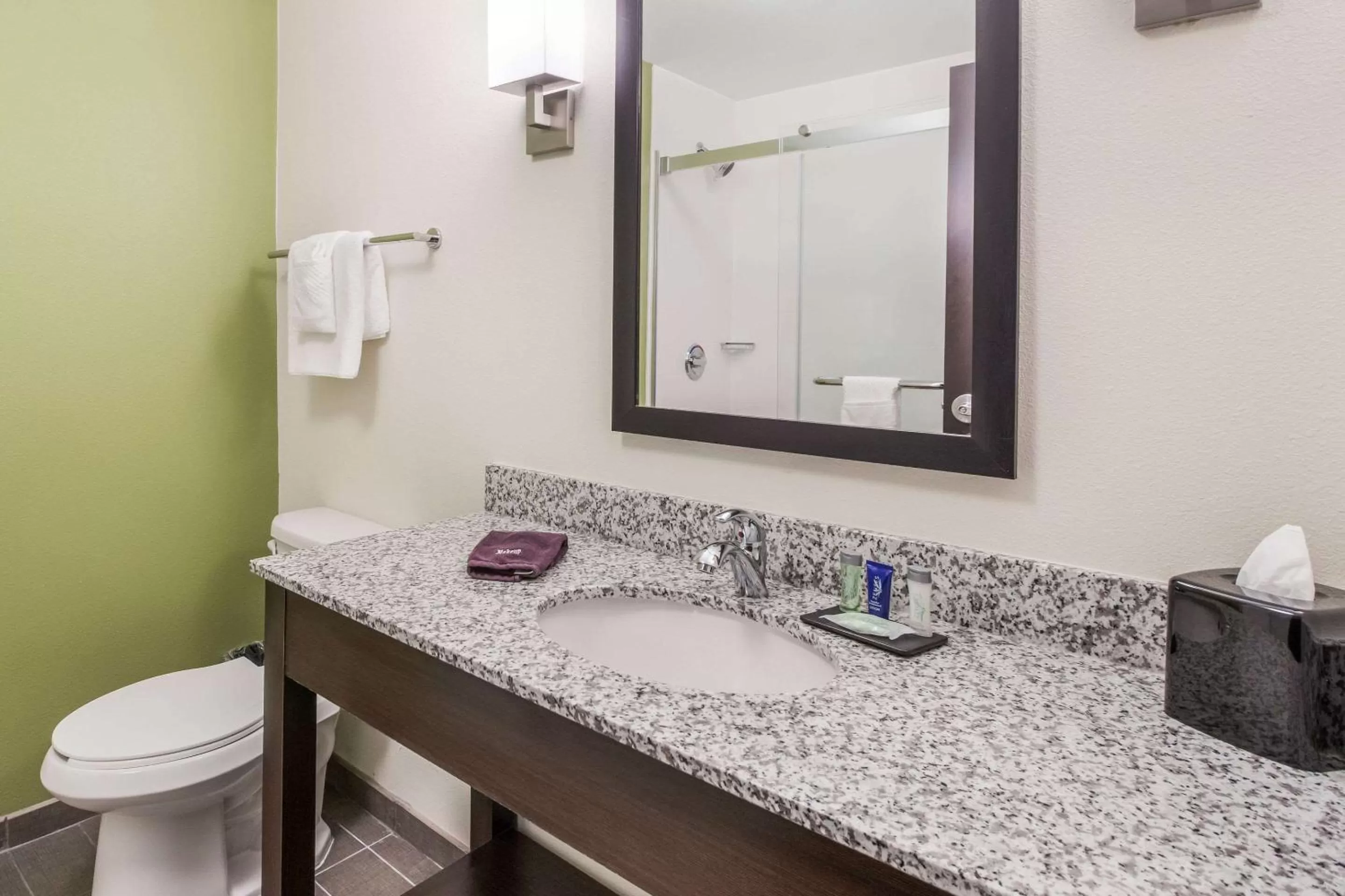 Photo of the whole room in Sleep Inn