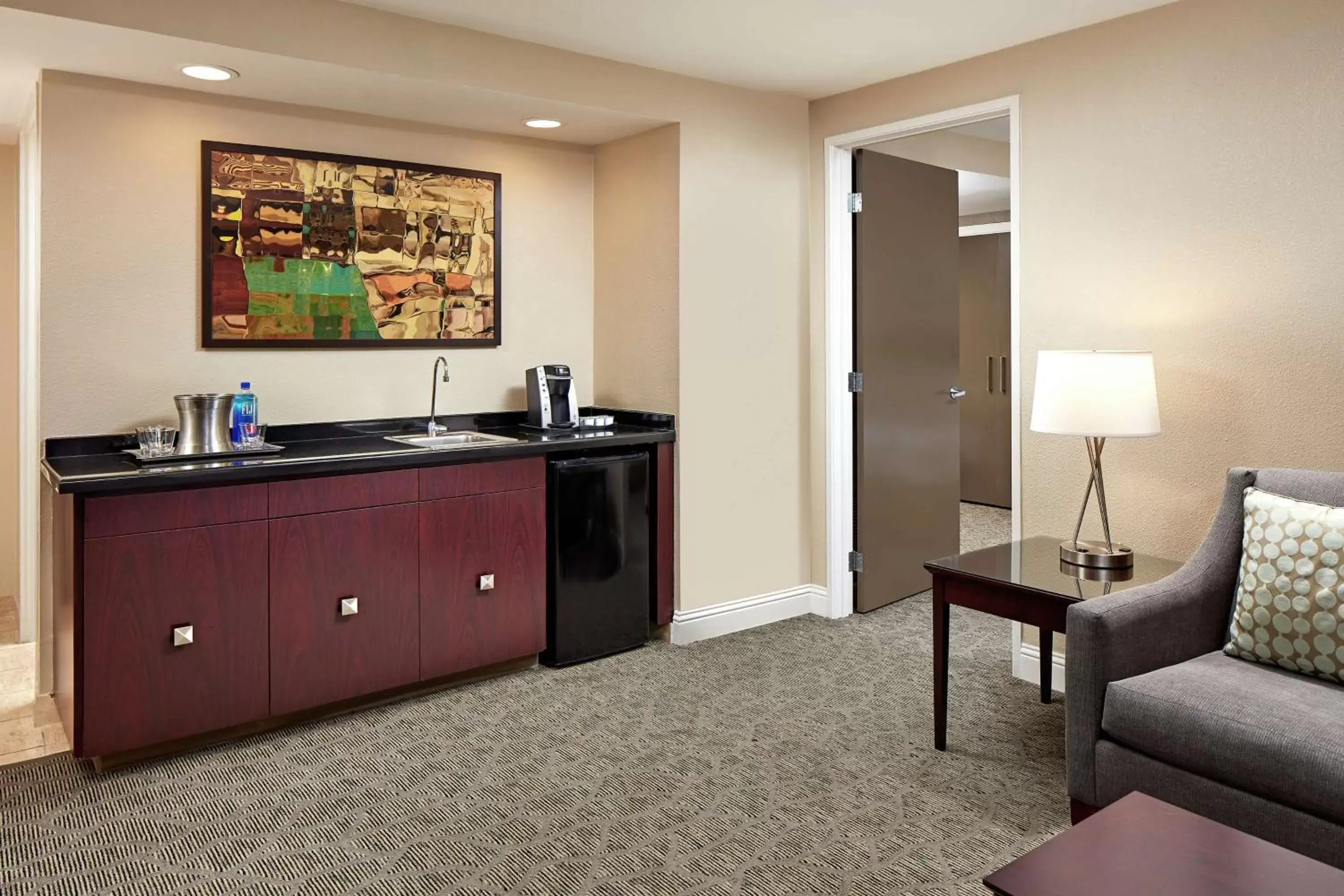 Deluxe Suite with Two Double Beds and View in Hilton Houston Plaza/Medical Center Deluxe Suite with Two Double Beds and View in Hilton Houston Plaza/Medical Center