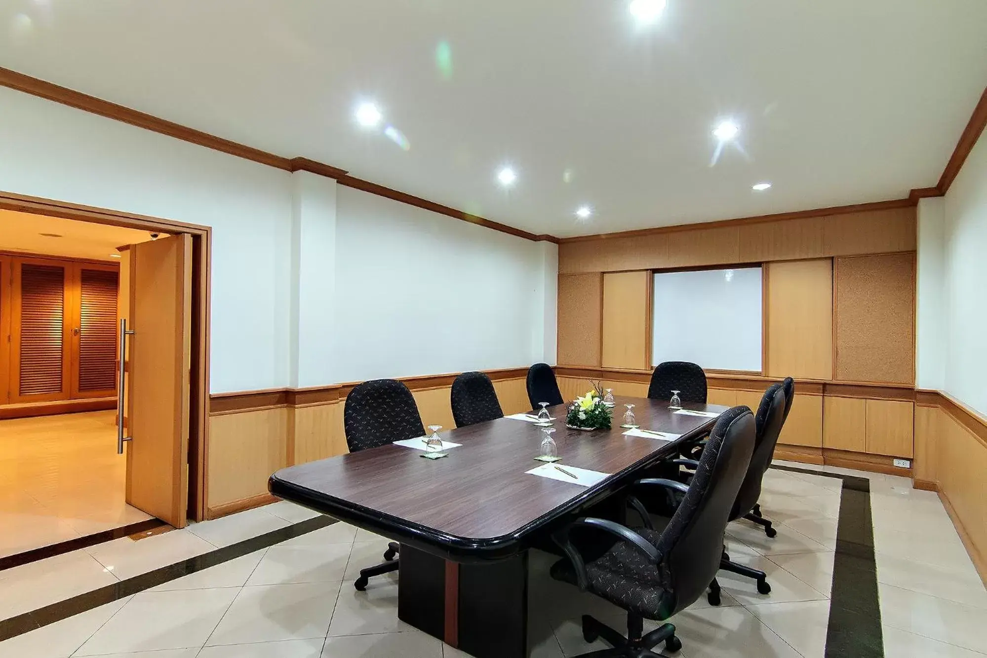 Meeting/conference room in Bossotel Bangkok