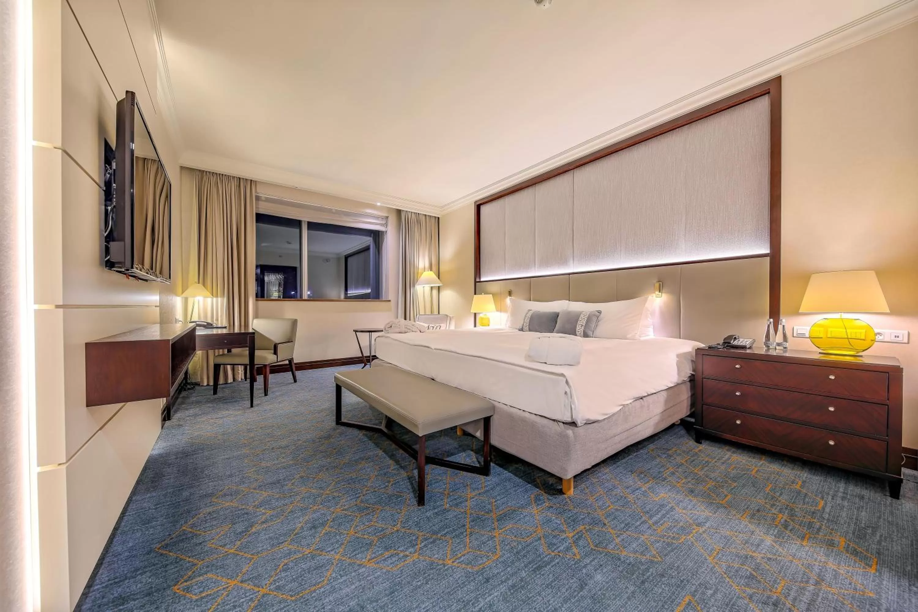 Photo of the whole room, Bed in InterContinental Warszawa by IHG