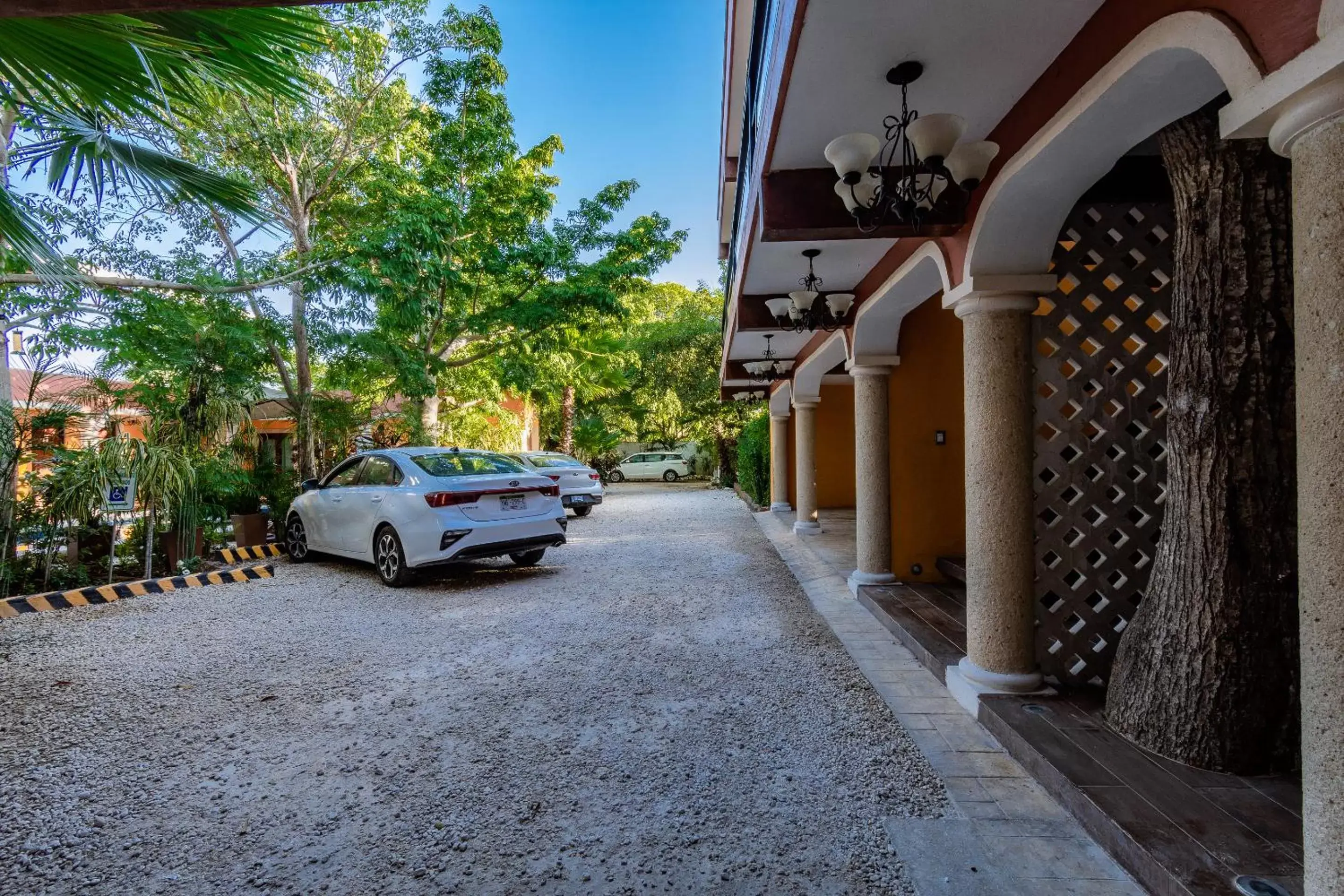 Property Building in El Zaguán Colonial by GuruHotel