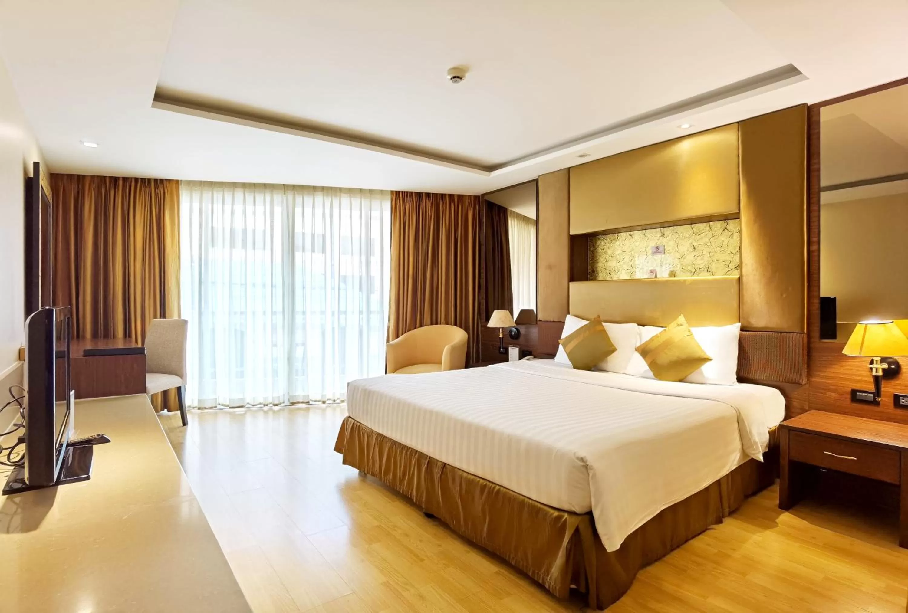 Bed in Nova Gold Hotel Pattaya