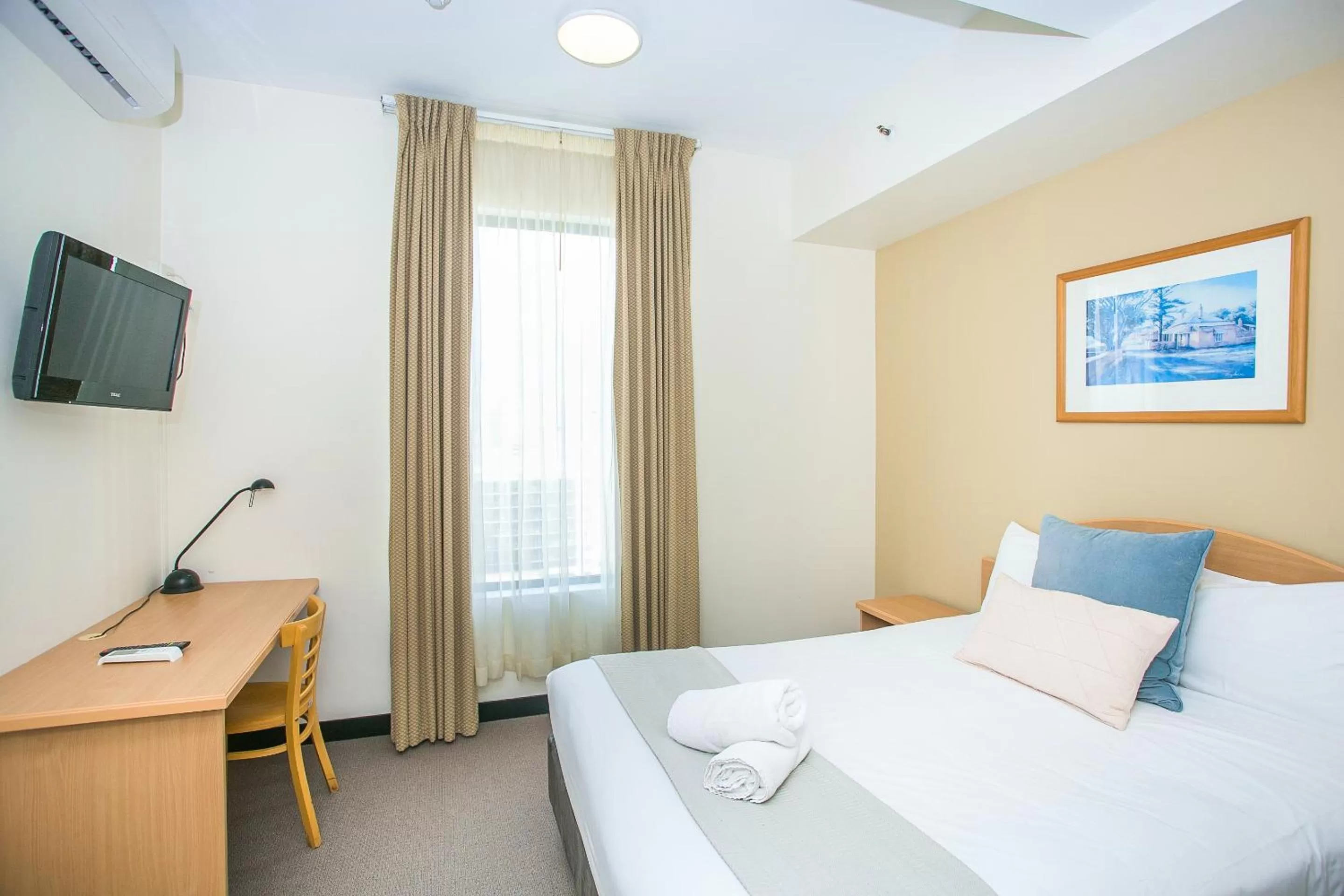 Bedroom, Bed in All Suites Perth