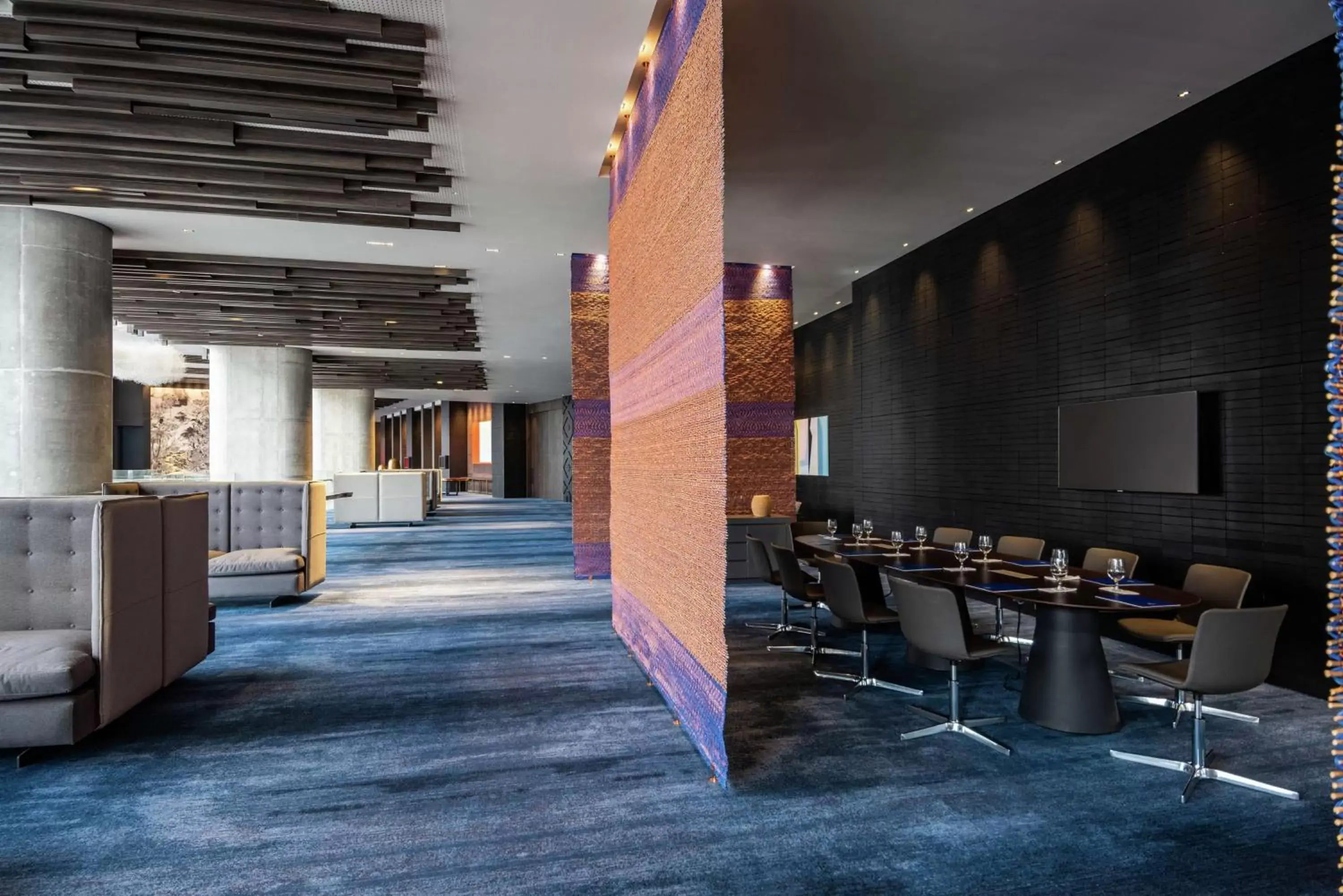 Lobby or reception, Restaurant/Places to Eat in Hilton Bogota Corferias