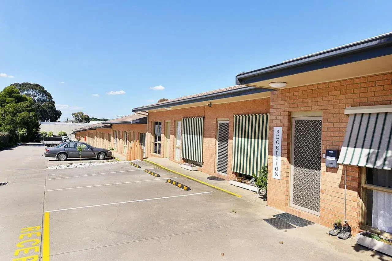 Facade/entrance in Cranbourne Motor Inn