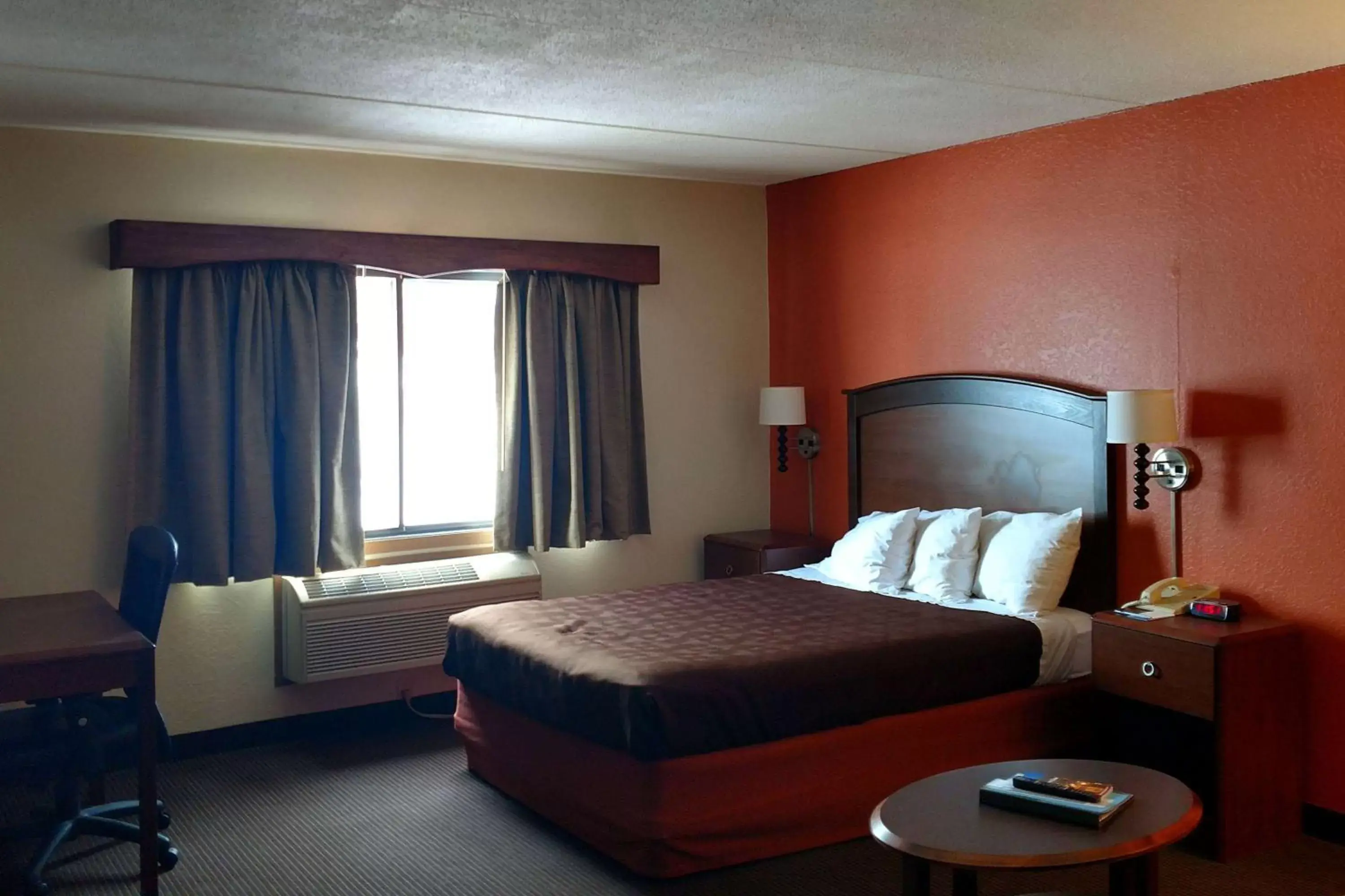 Photo of the whole room, Bed in AmericInn by Wyndham Iron River