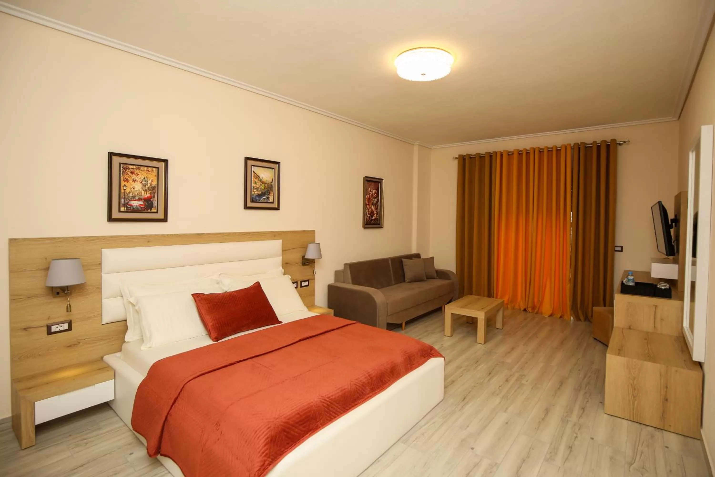 Triple Room with Balcony in Hotel VD Roleks
