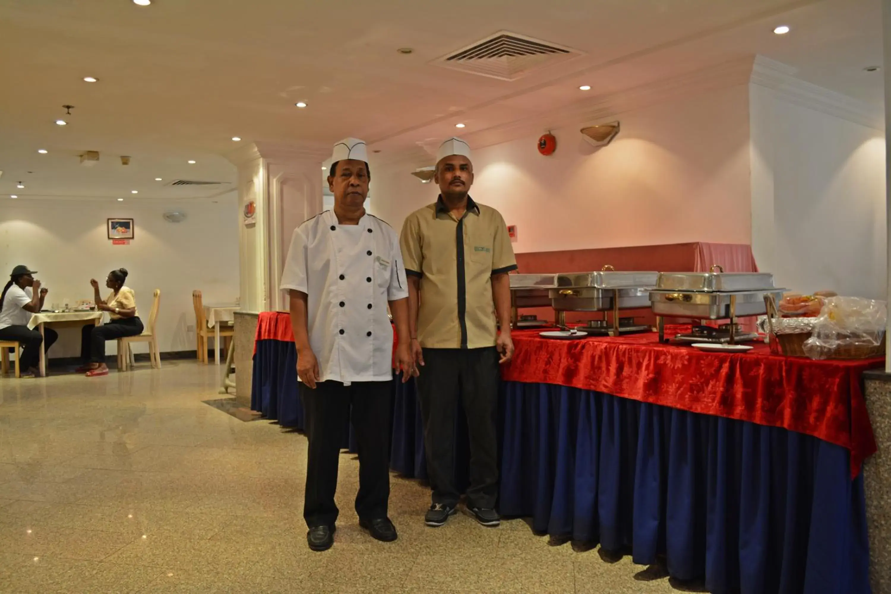 Restaurant/places to eat in Queens Hotel Next Sabkha Bus Station Restaurant/places to eat in Queens Hotel Next Sabkha Bus Station