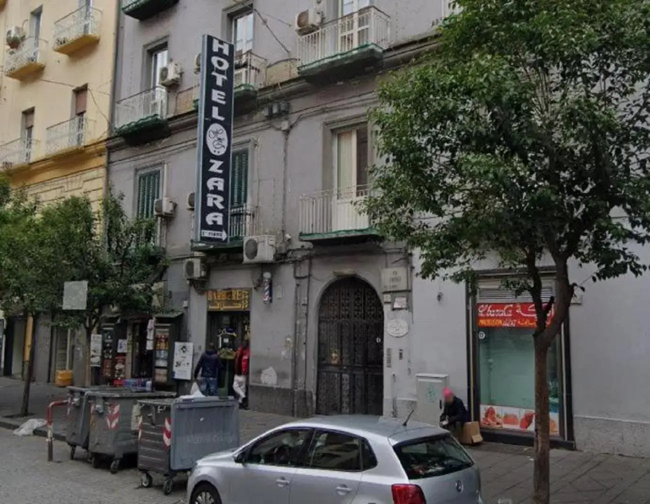 Property building in Hotel Zara Napoli