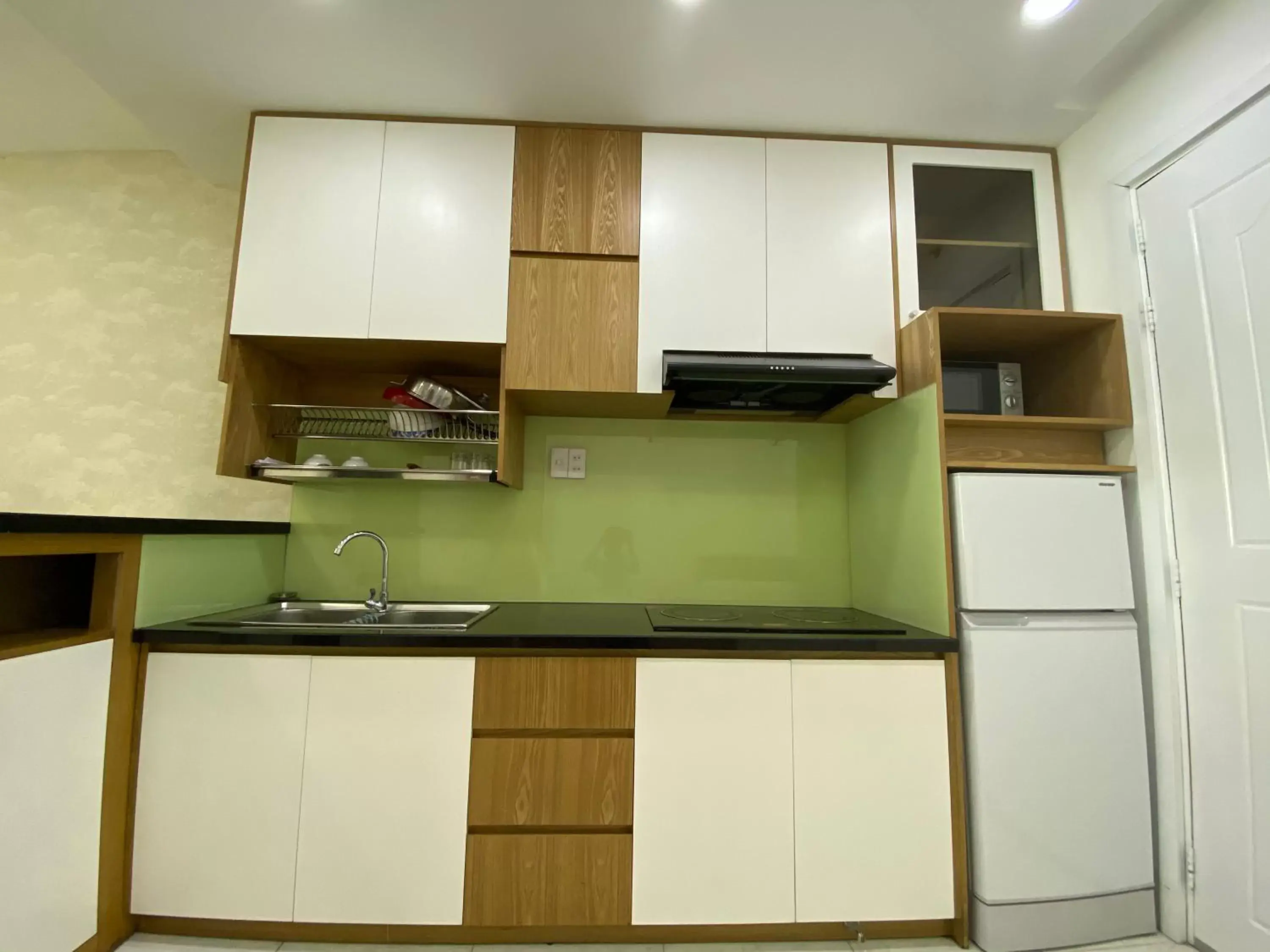 Kitchen or kitchenette, Kitchen/Kitchenette in Gold Ocean Apartment