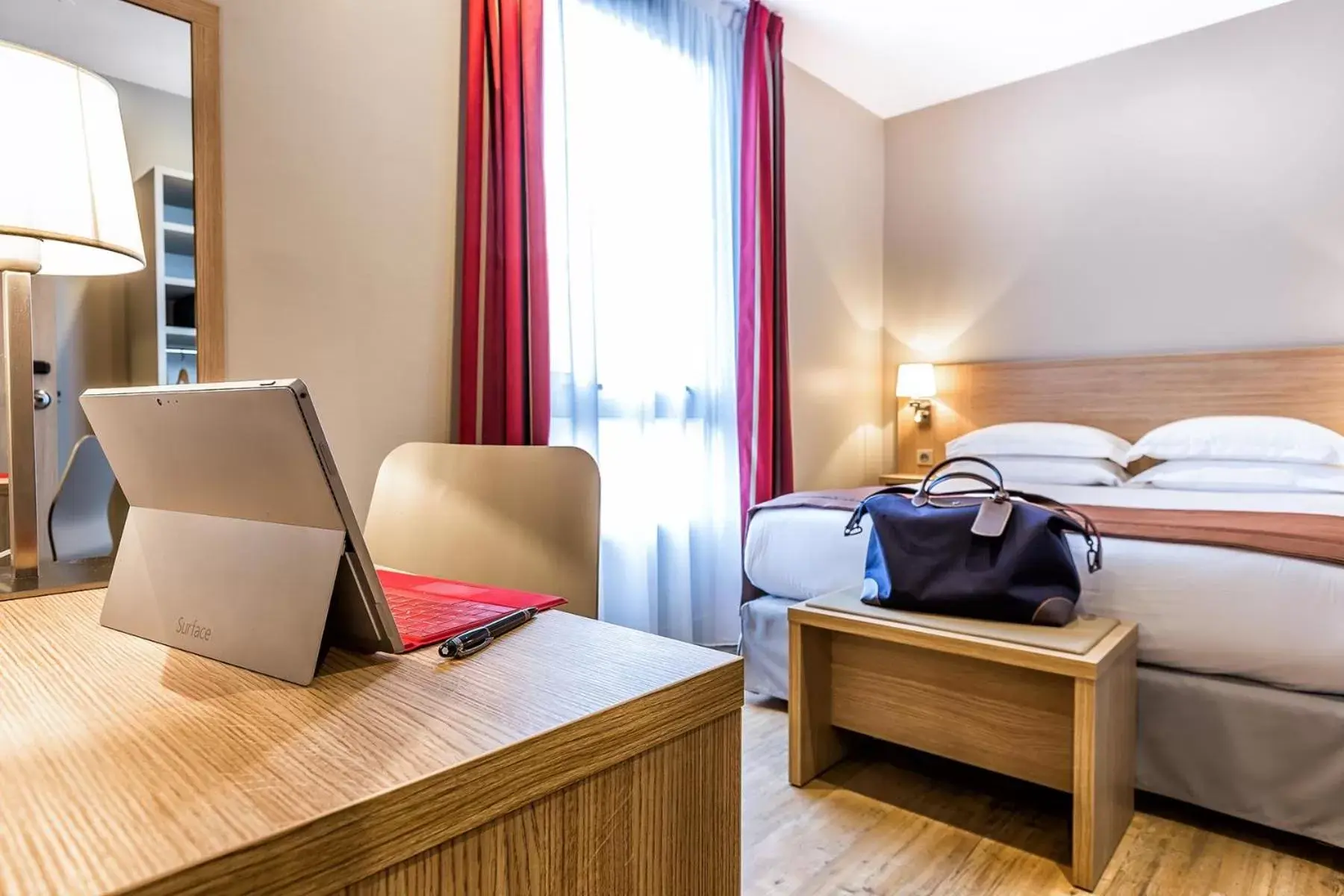 Bedroom in Paris d'Issy Hôtel Porte de Versailles