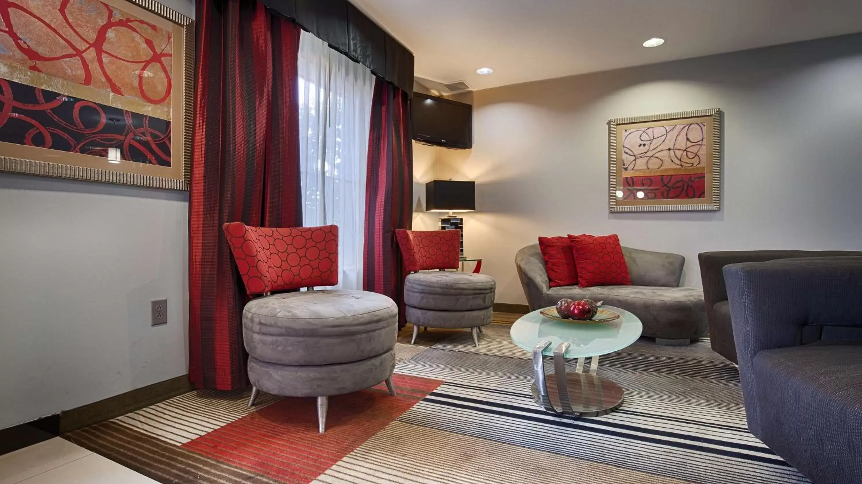Lobby or reception, Seating Area in Best Western Plus Goodman Inn & Suites